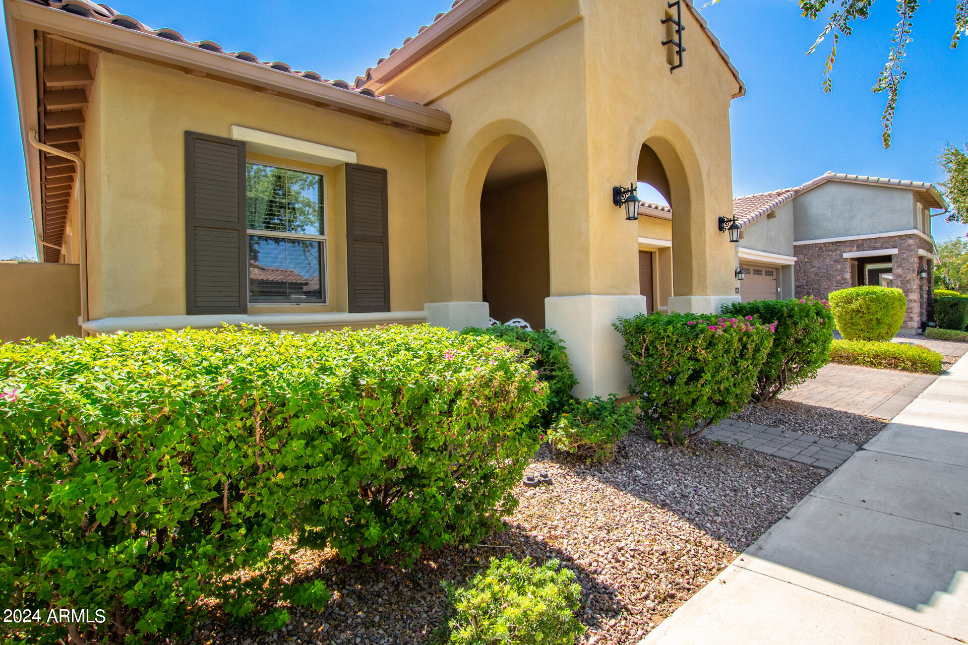 10461 E SIMONE Avenue