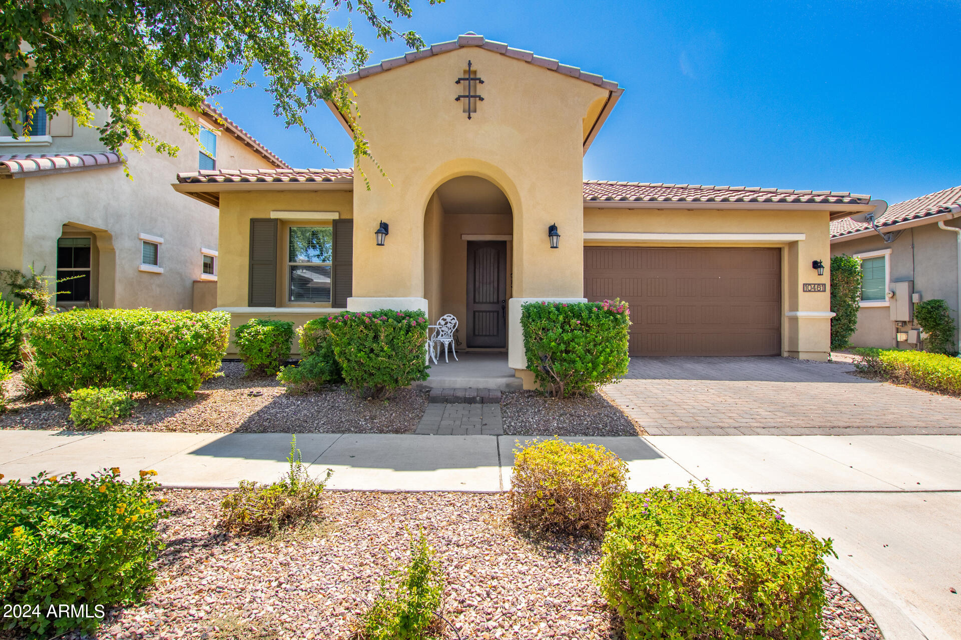 10461 E SIMONE Avenue