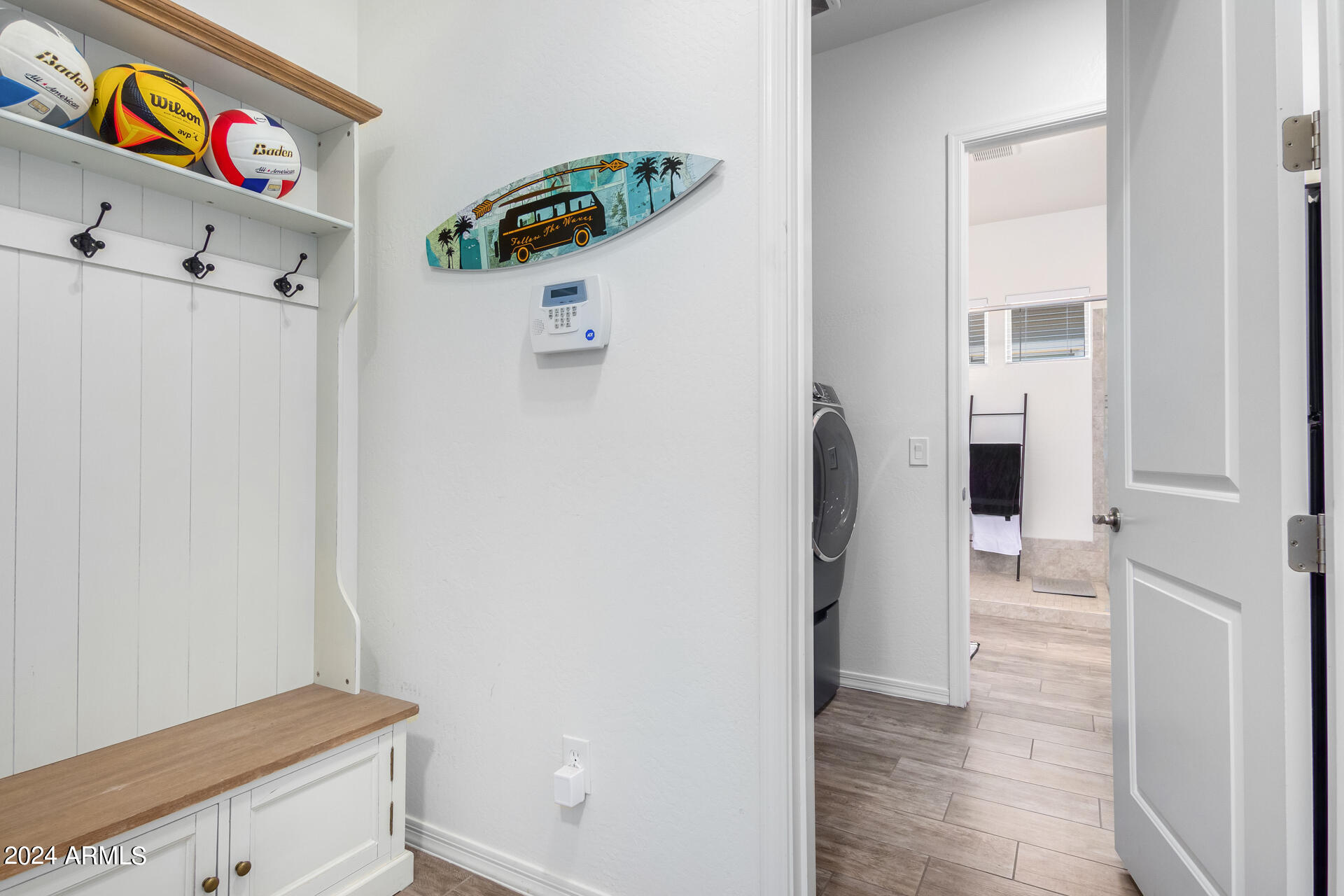 10461 E SIMONE Avenue