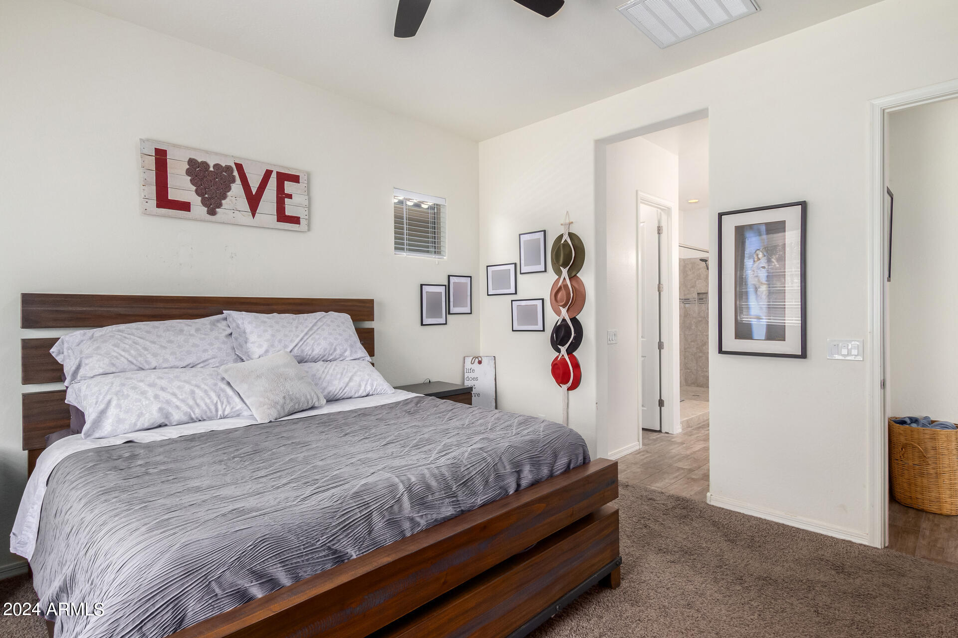 10461 E SIMONE Avenue