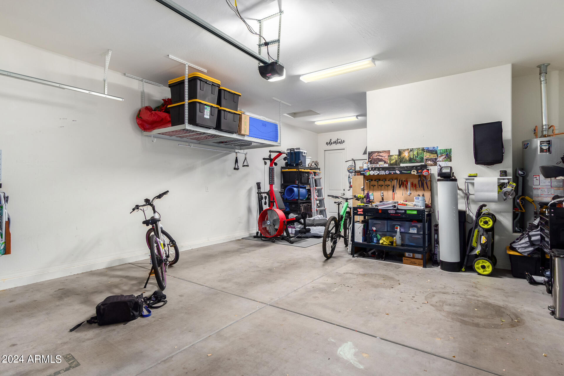 10461 E SIMONE Avenue