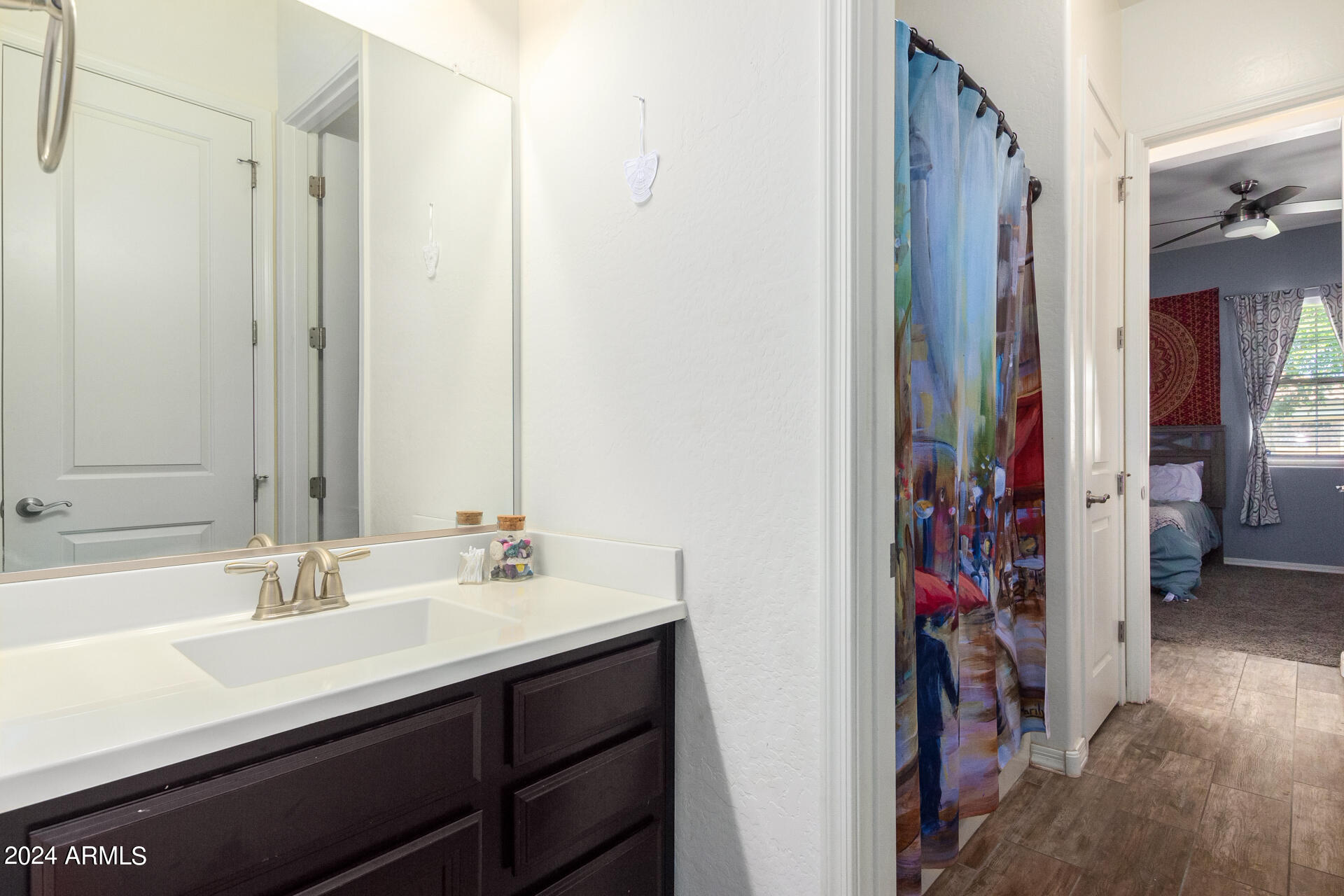 10461 E SIMONE Avenue