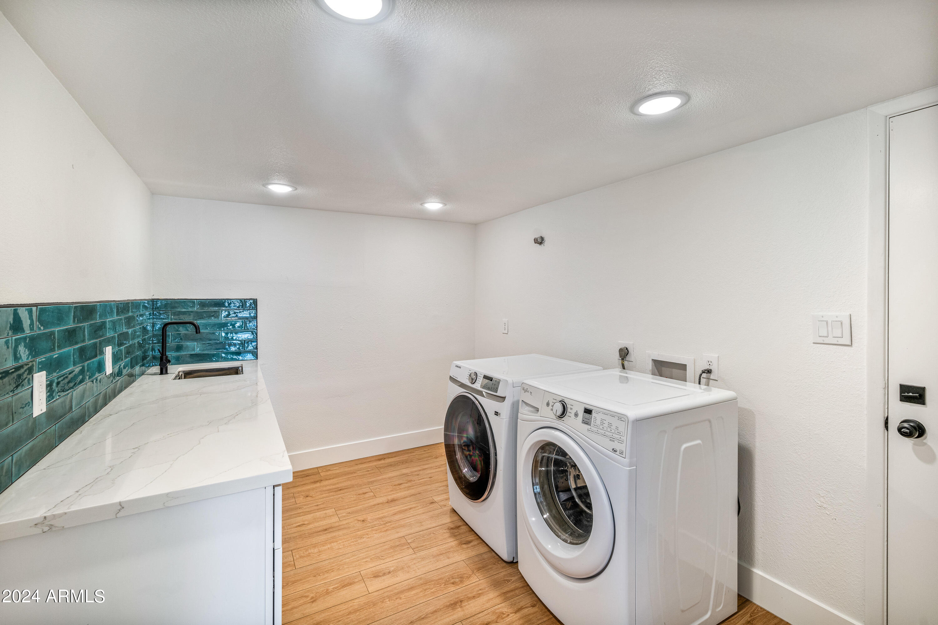 2366 W NARANJA Avenue