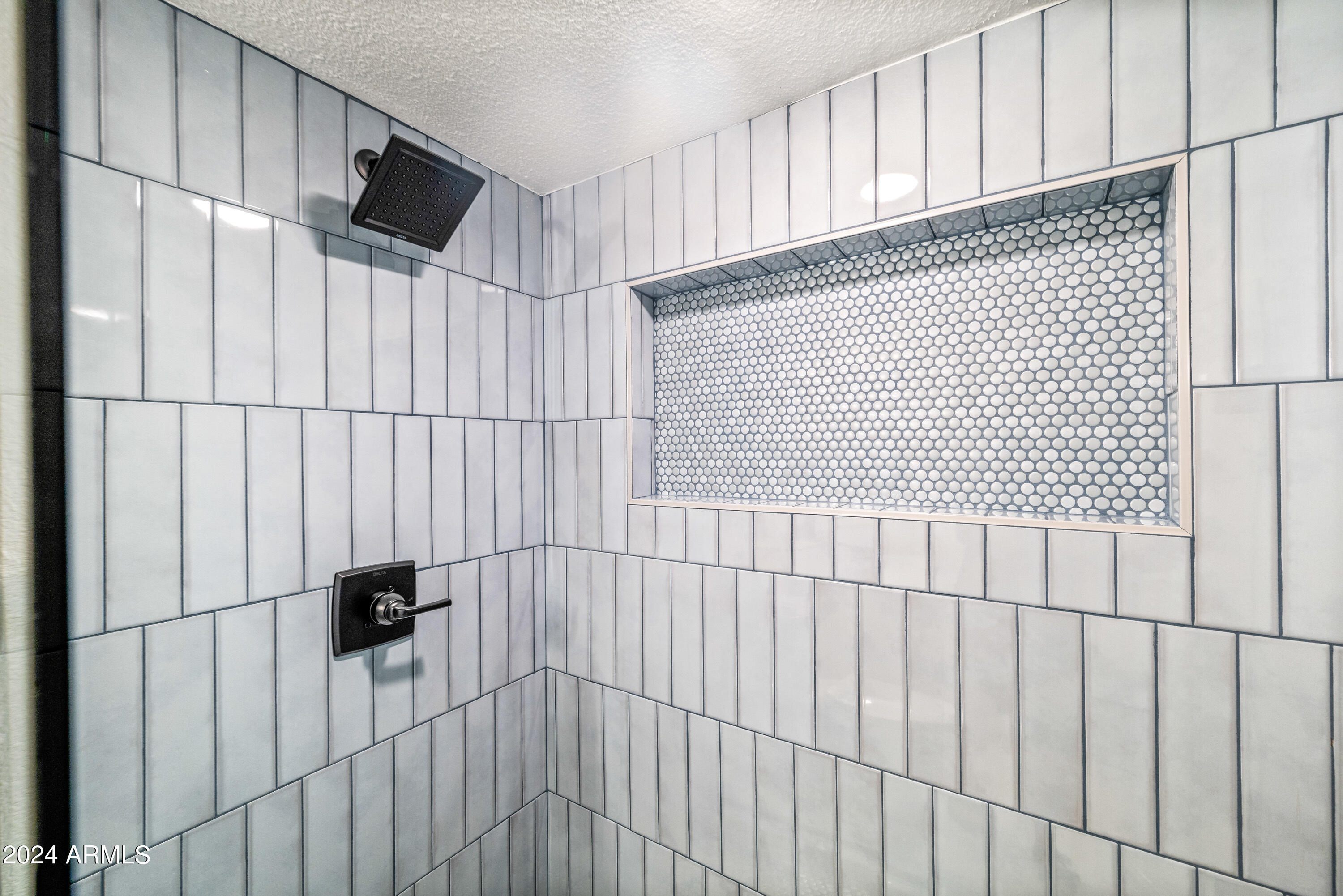 2366 W NARANJA Avenue