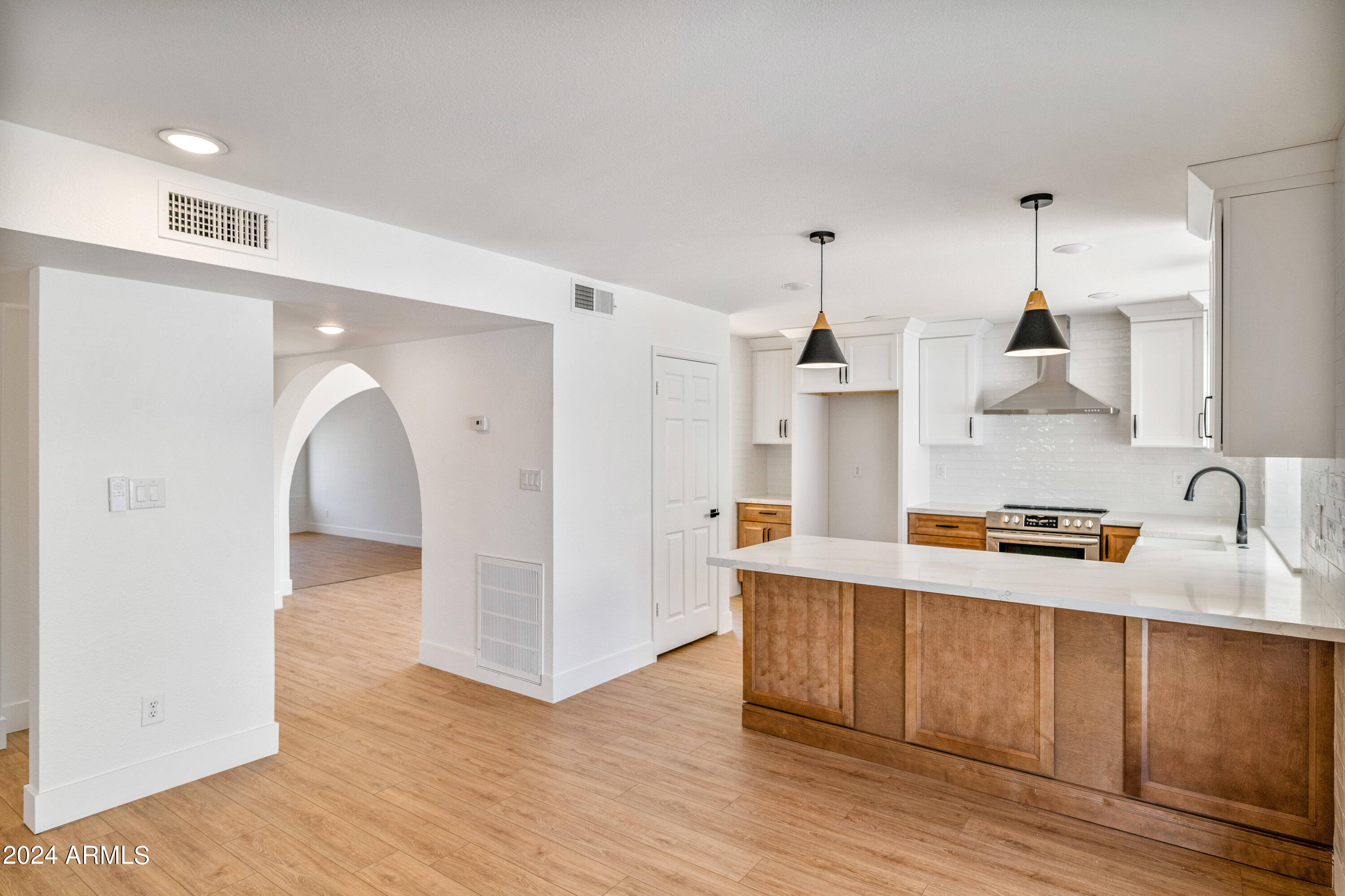 2366 W NARANJA Avenue