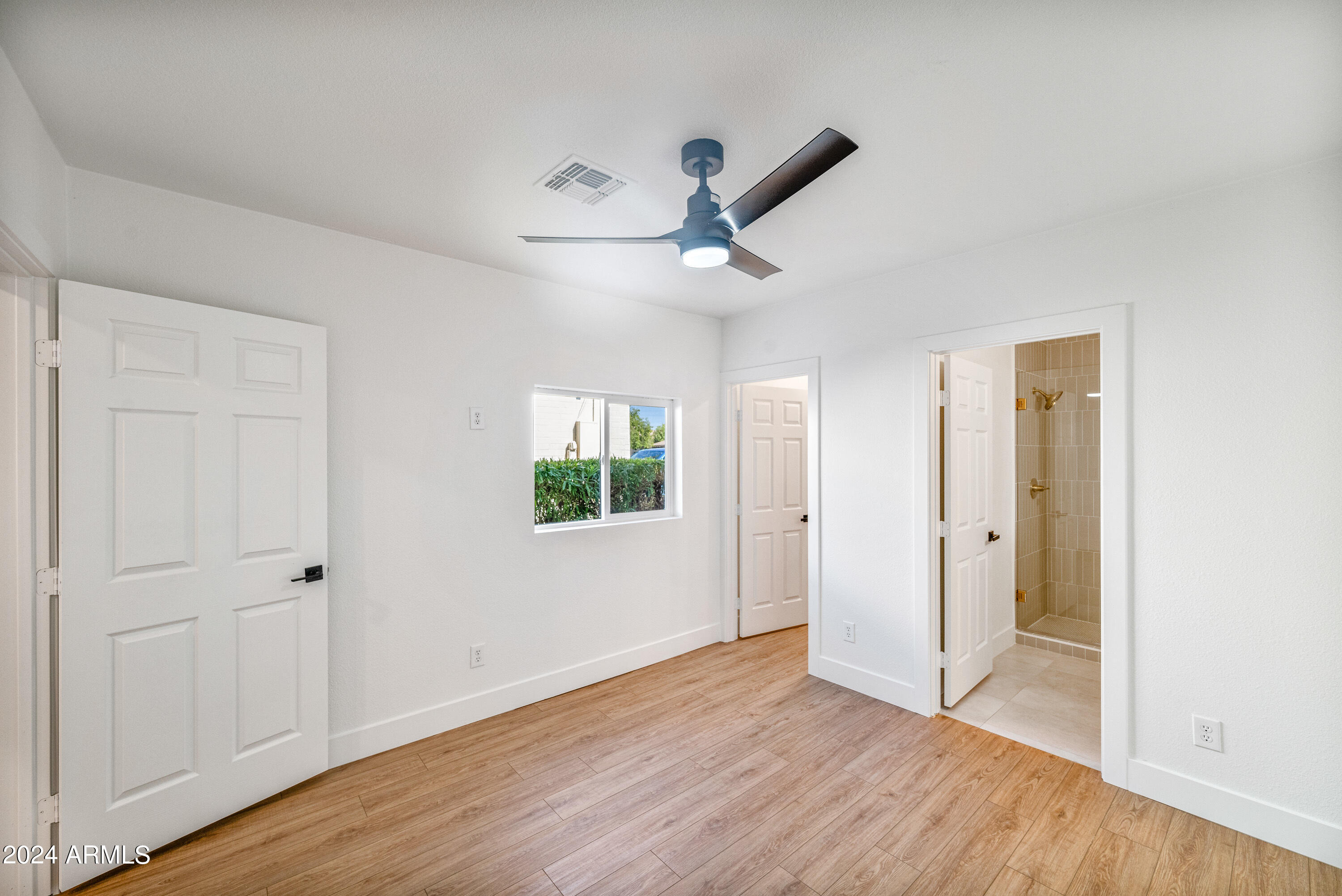 2366 W NARANJA Avenue