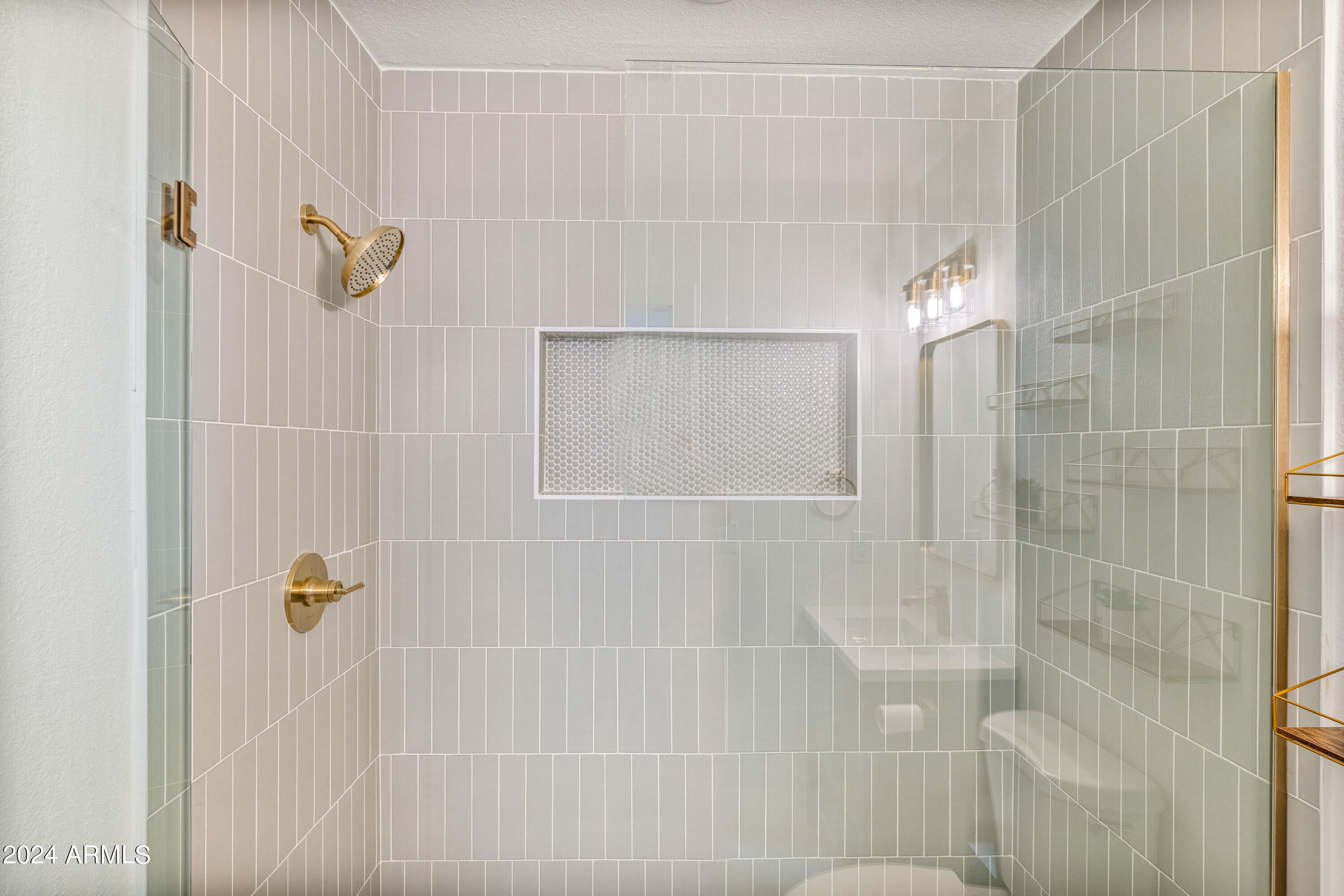 2366 W NARANJA Avenue