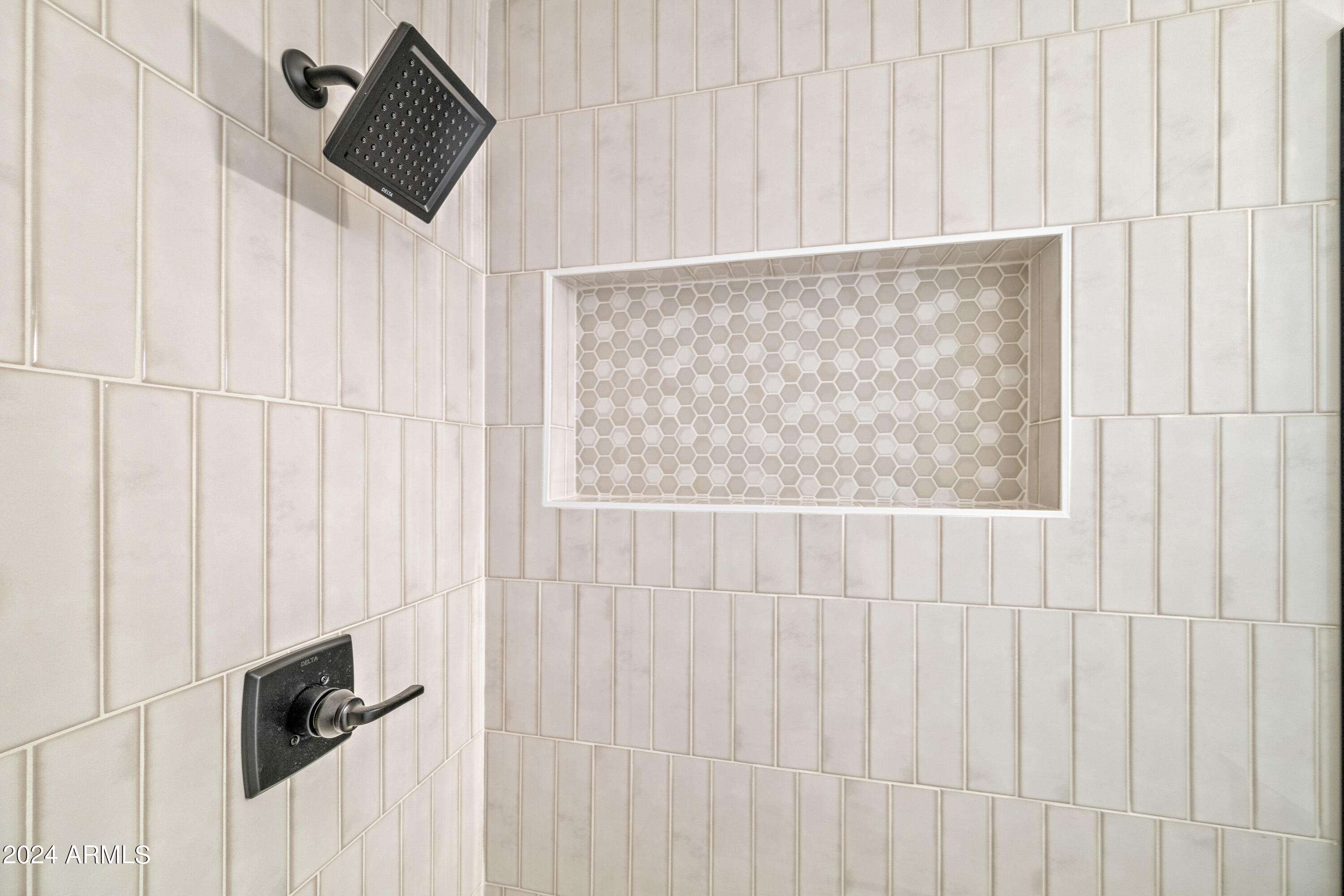 2366 W NARANJA Avenue