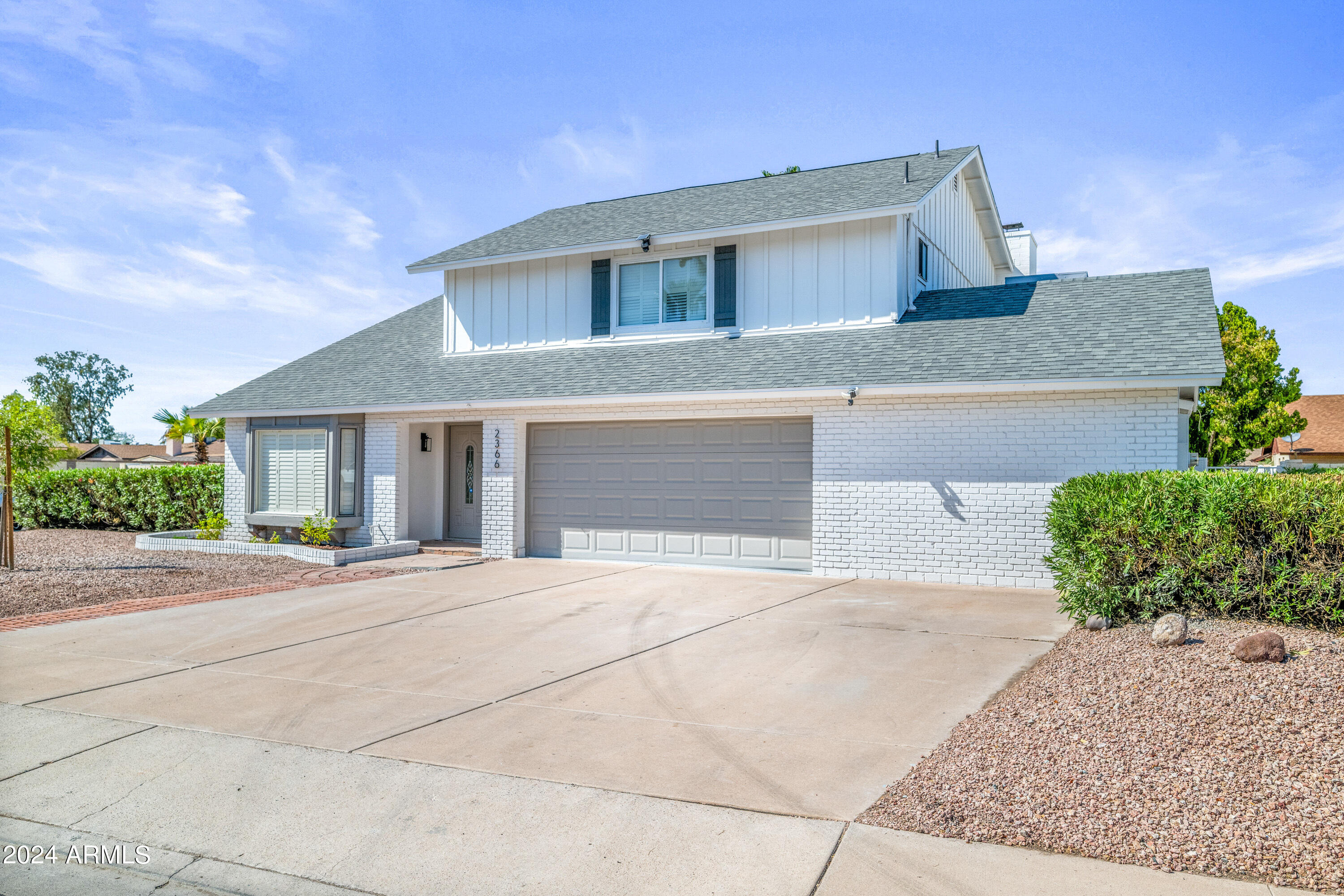 2366 W NARANJA Avenue