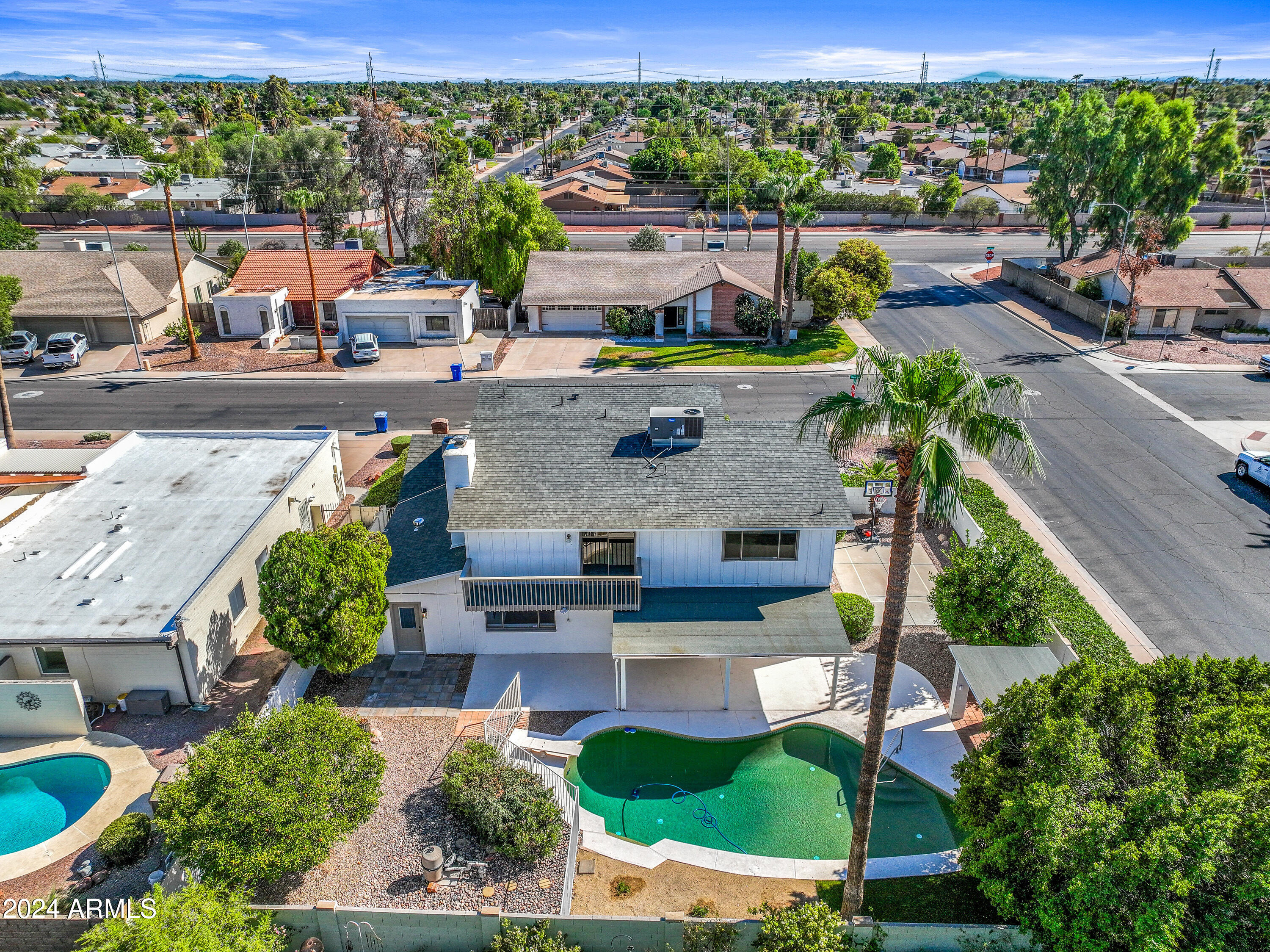 2366 W NARANJA Avenue