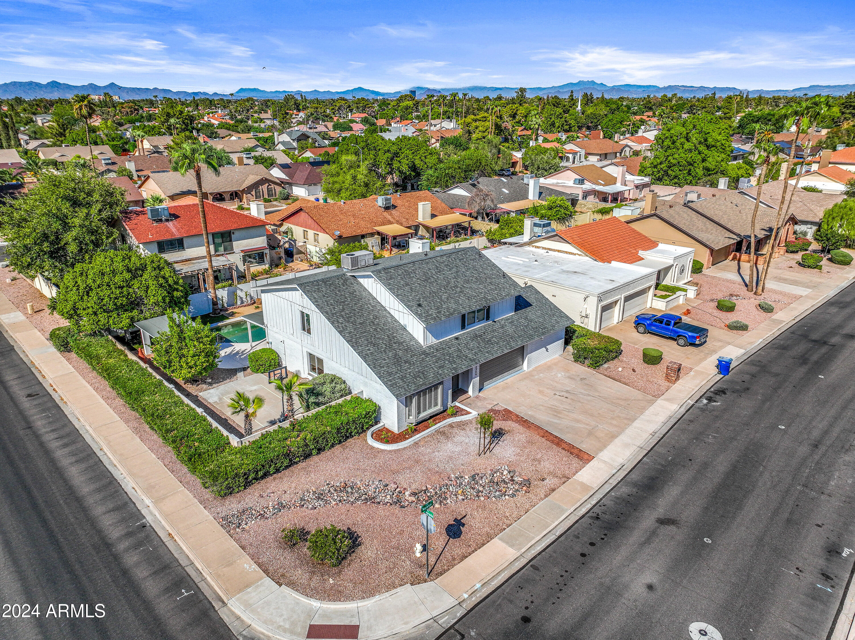 2366 W NARANJA Avenue