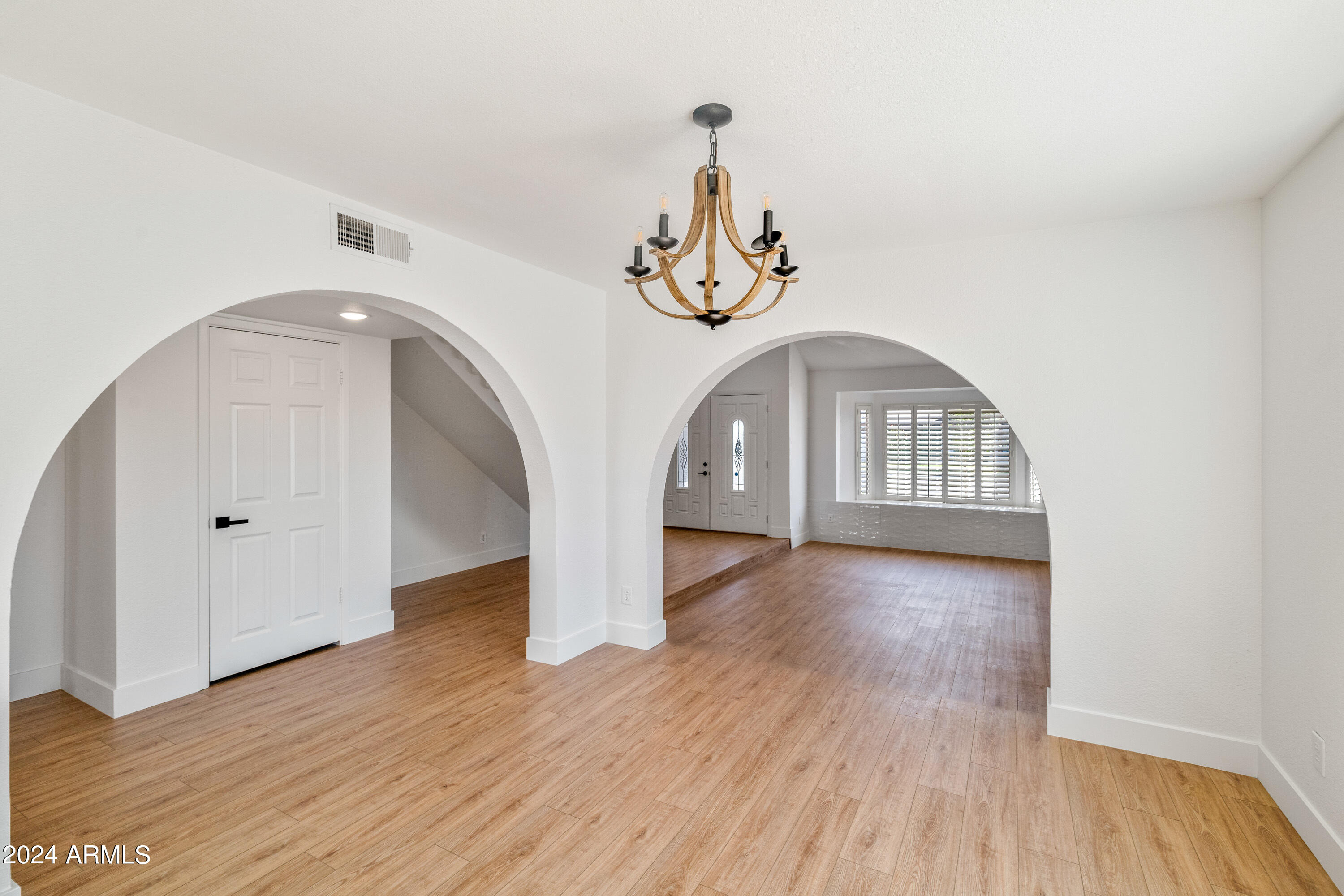 2366 W NARANJA Avenue