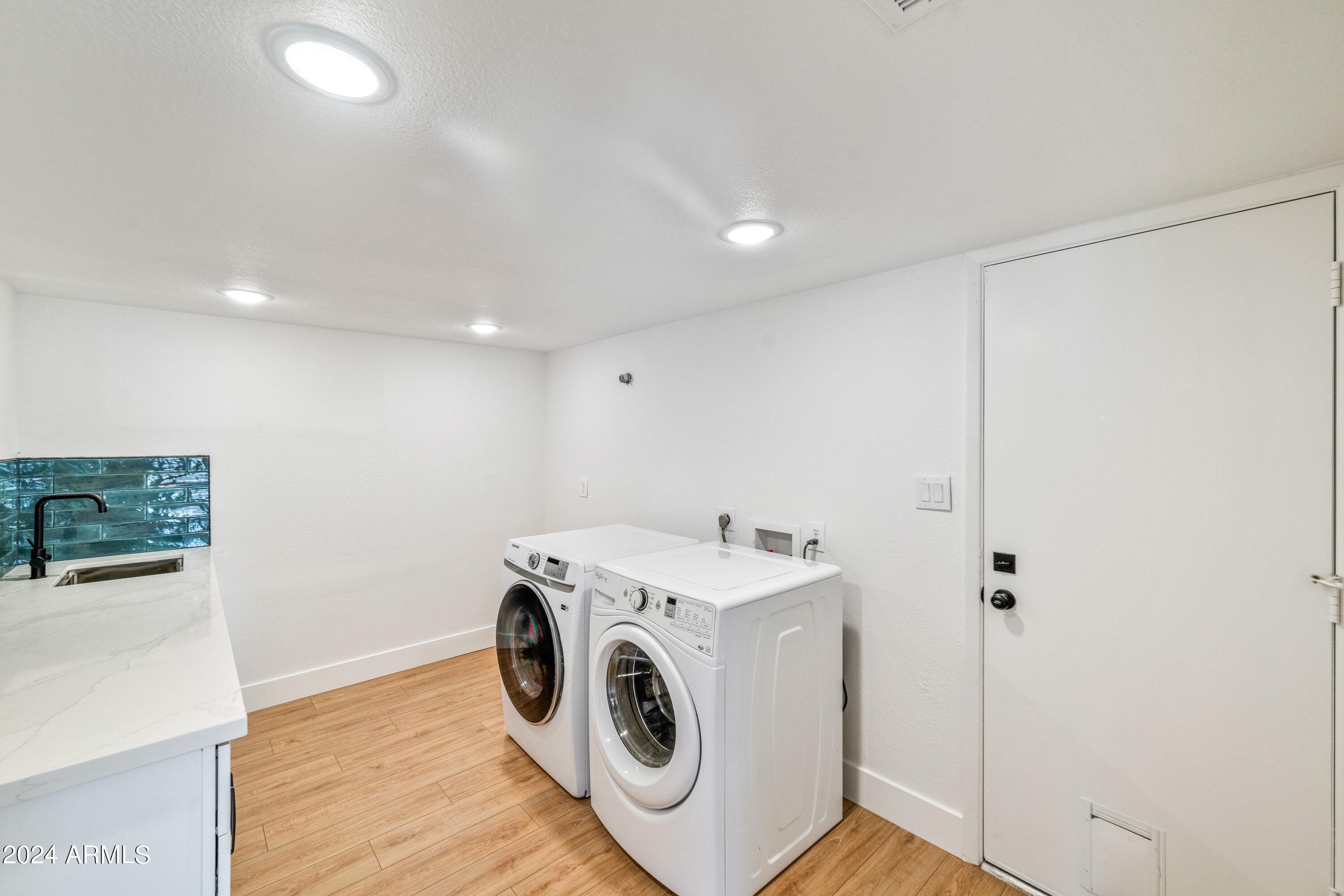 2366 W NARANJA Avenue