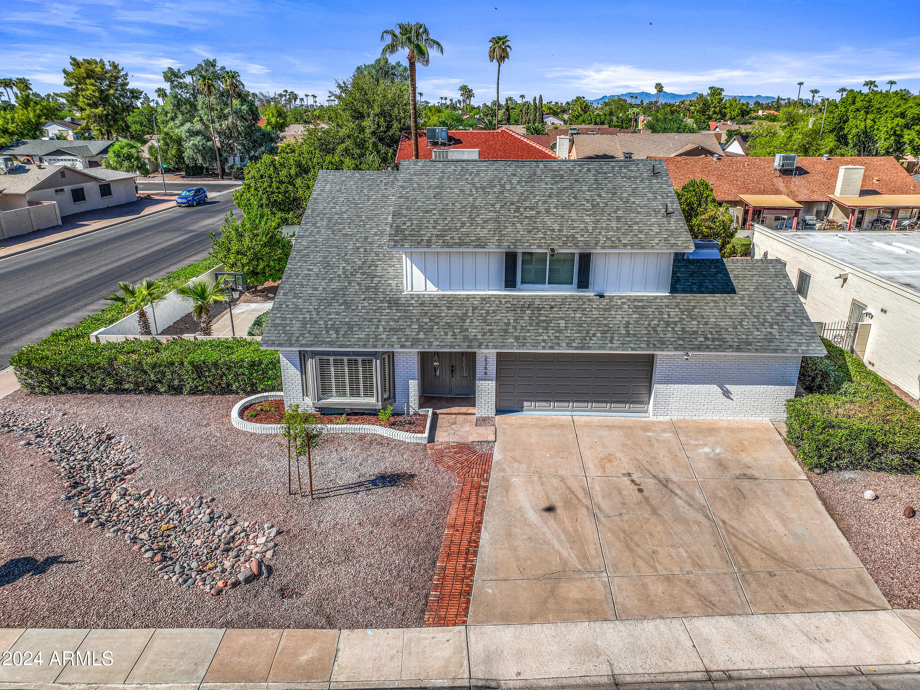 2366 W NARANJA Avenue