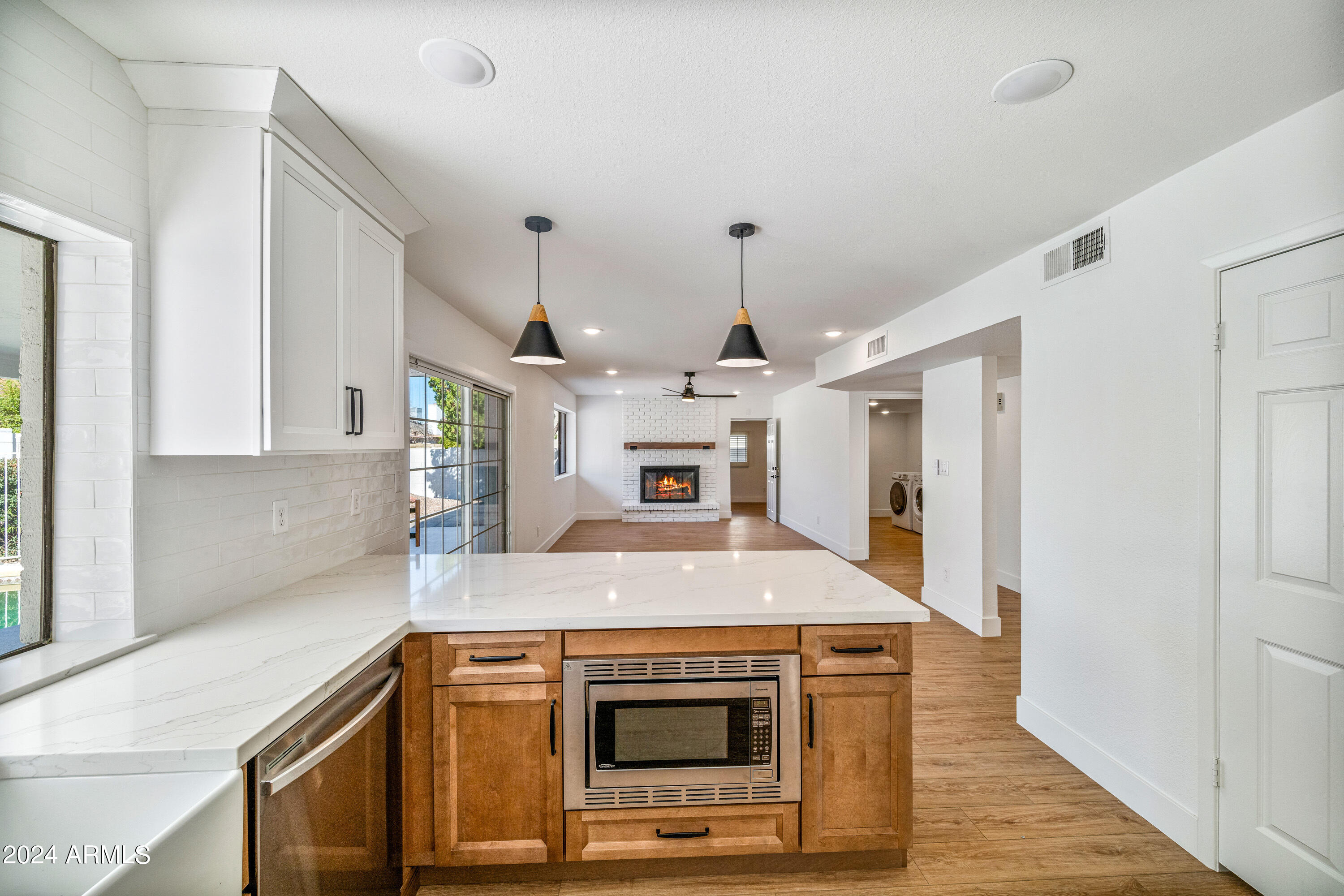 2366 W NARANJA Avenue