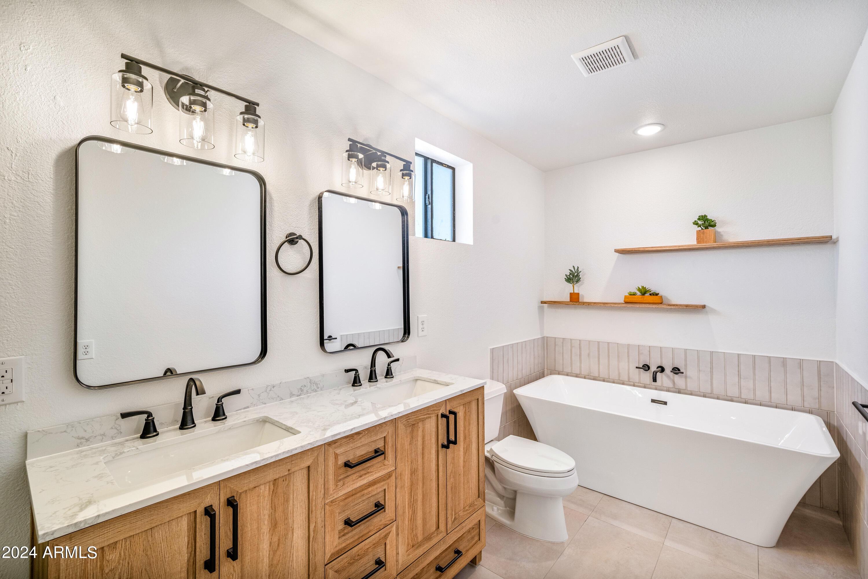 2366 W NARANJA Avenue