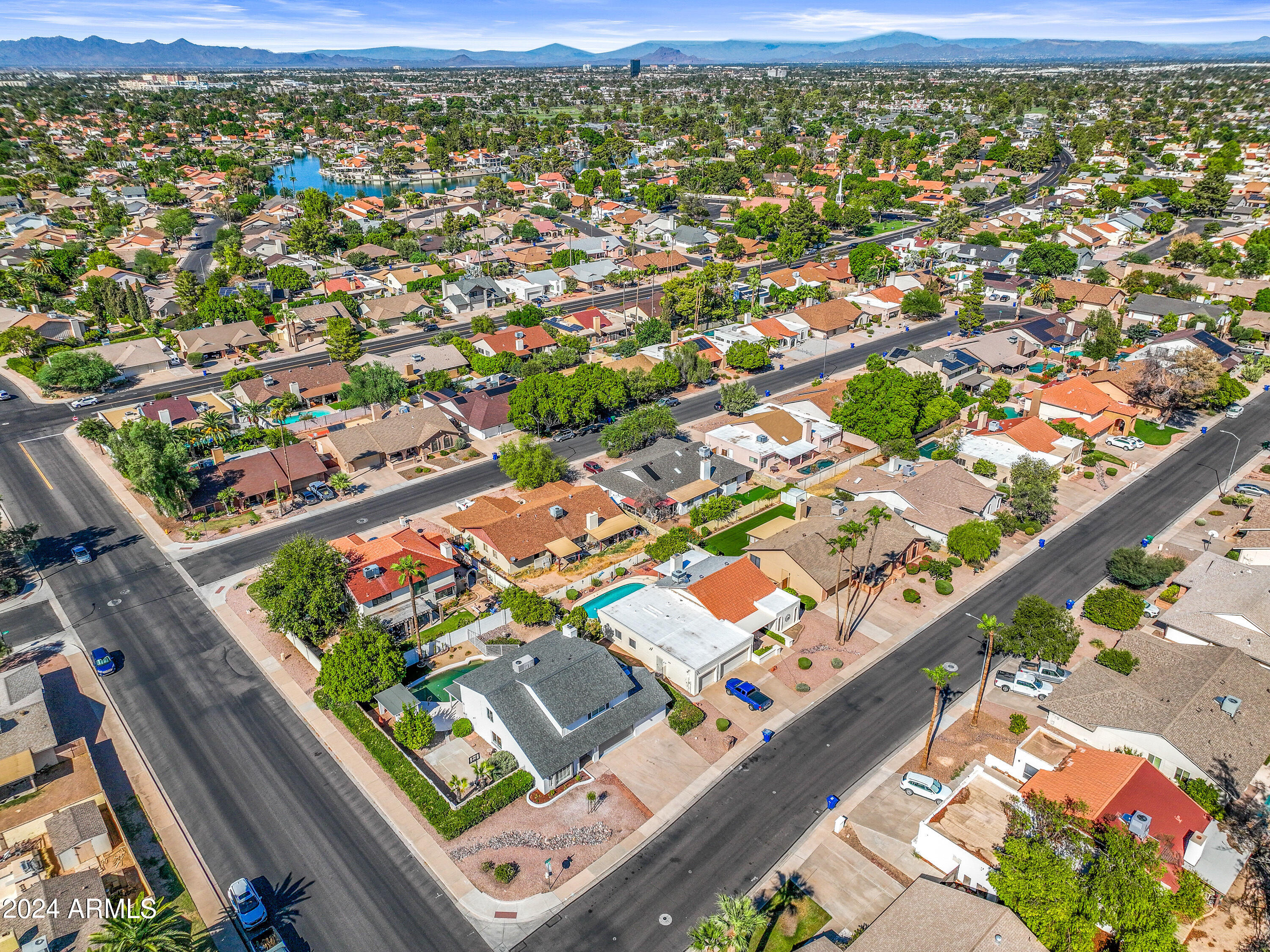 2366 W NARANJA Avenue