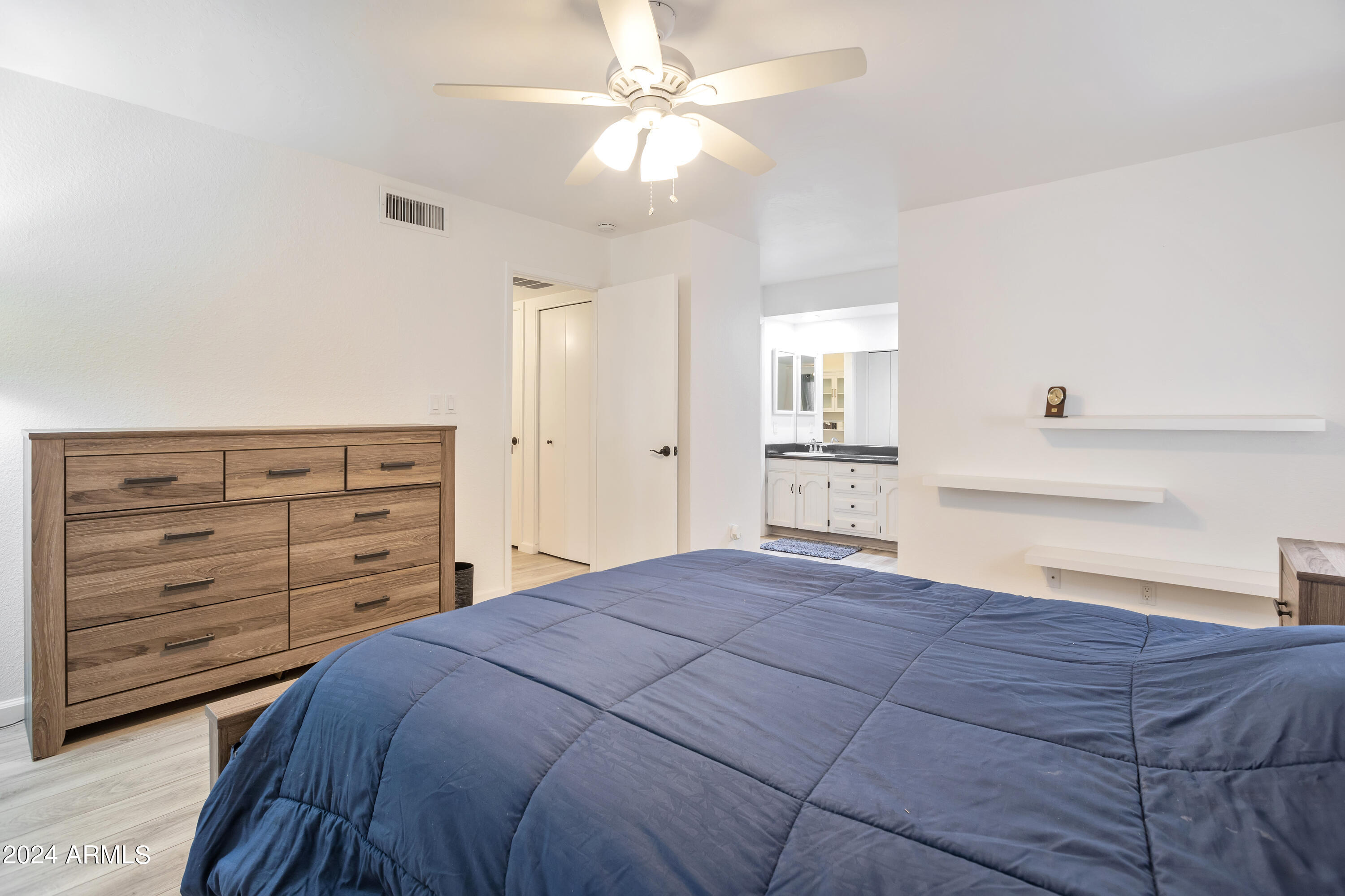 446 LEISURE WORLD --