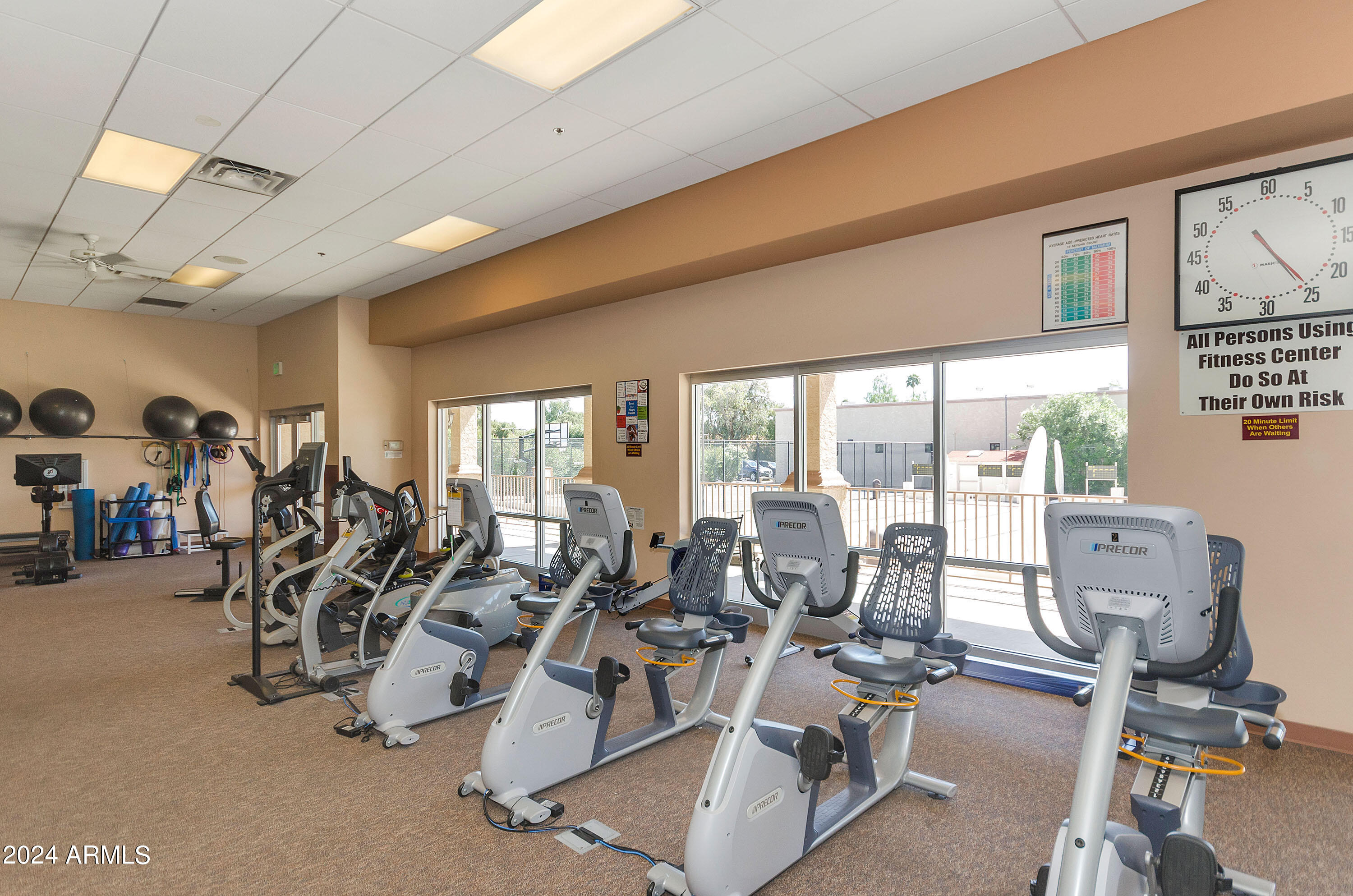 446 LEISURE WORLD --