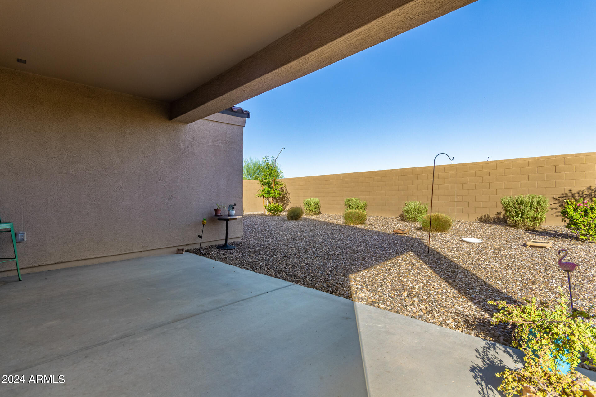 2359 N WRIGLEY Drive