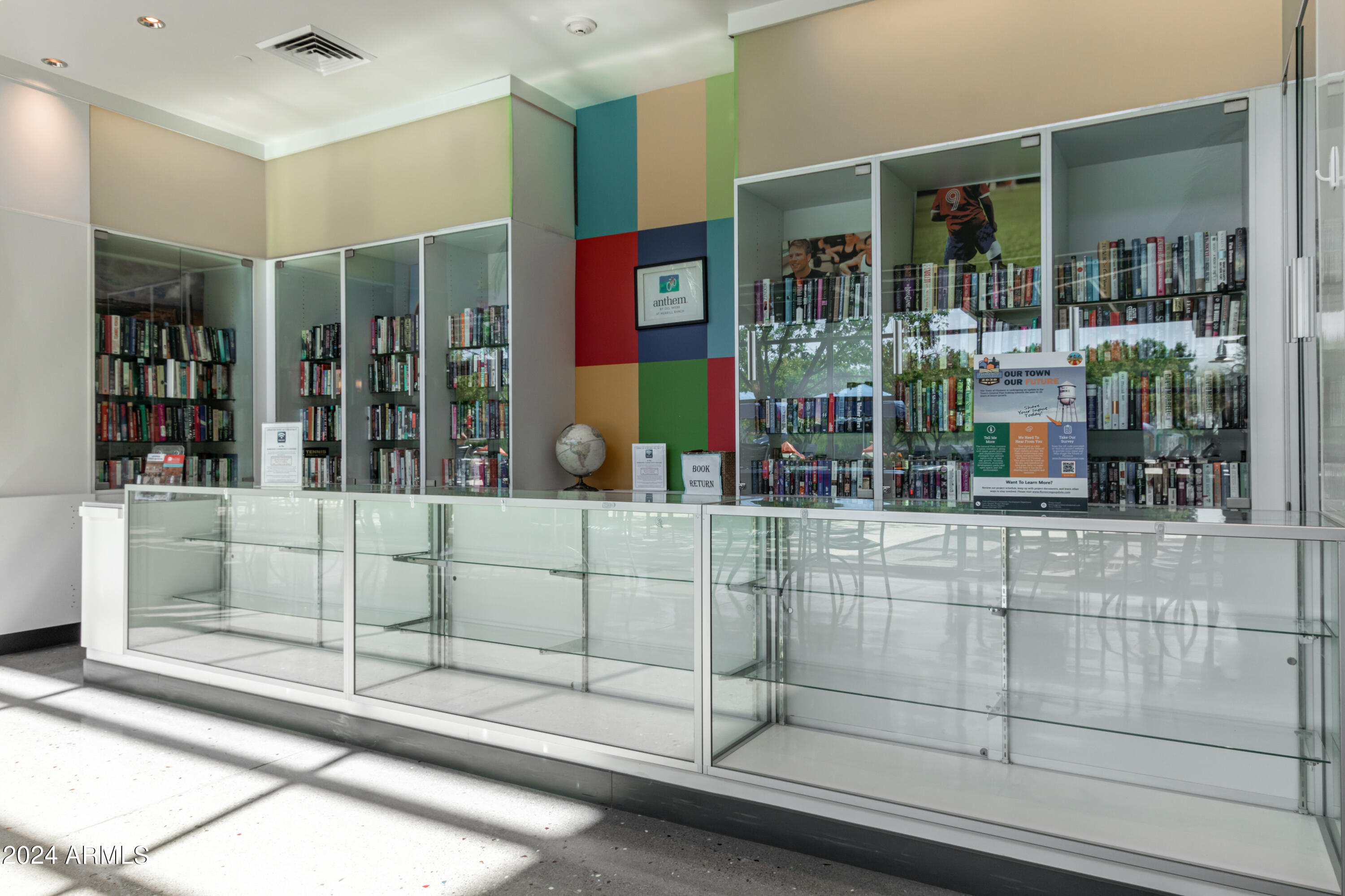 2359 N WRIGLEY Drive