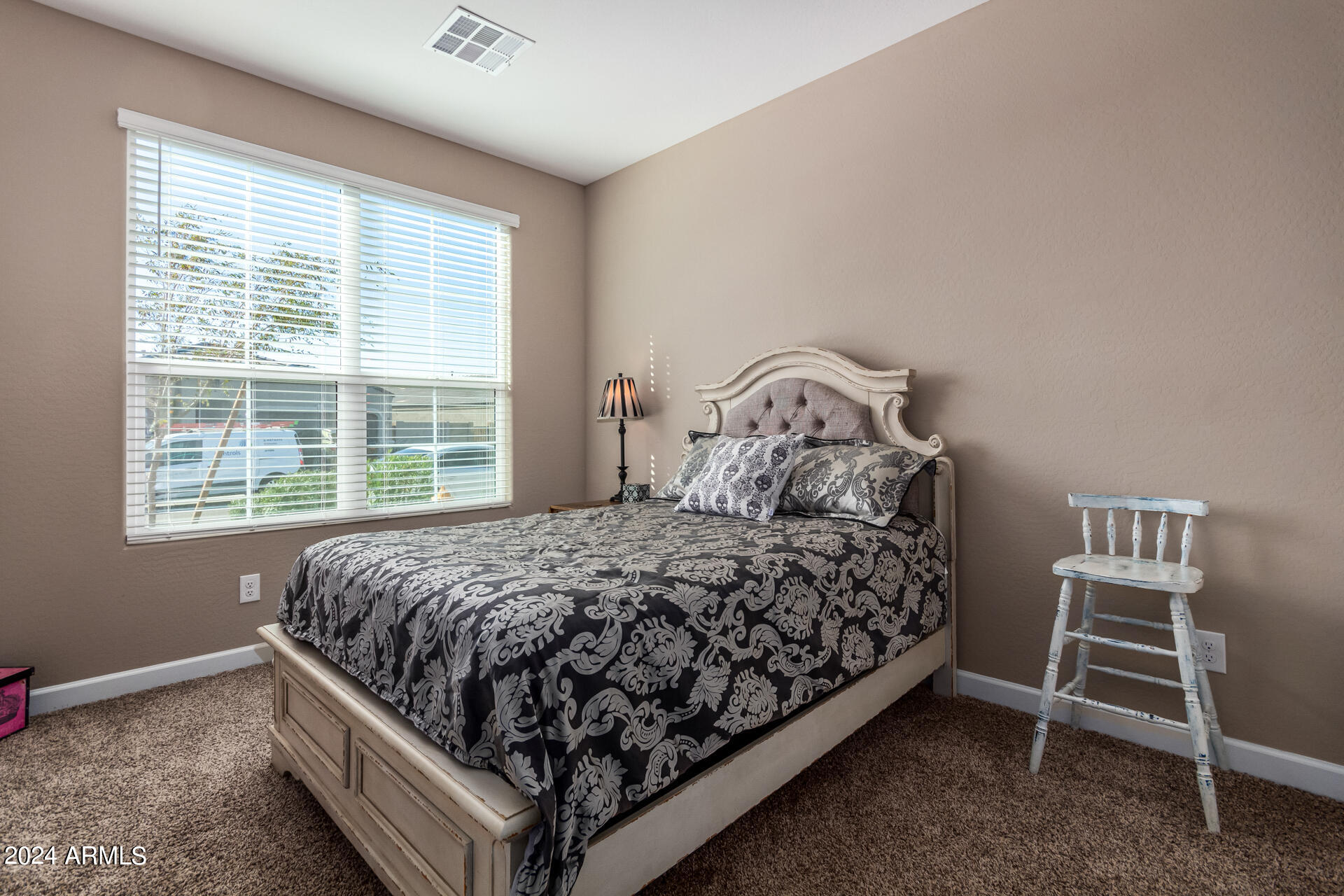 2359 N WRIGLEY Drive