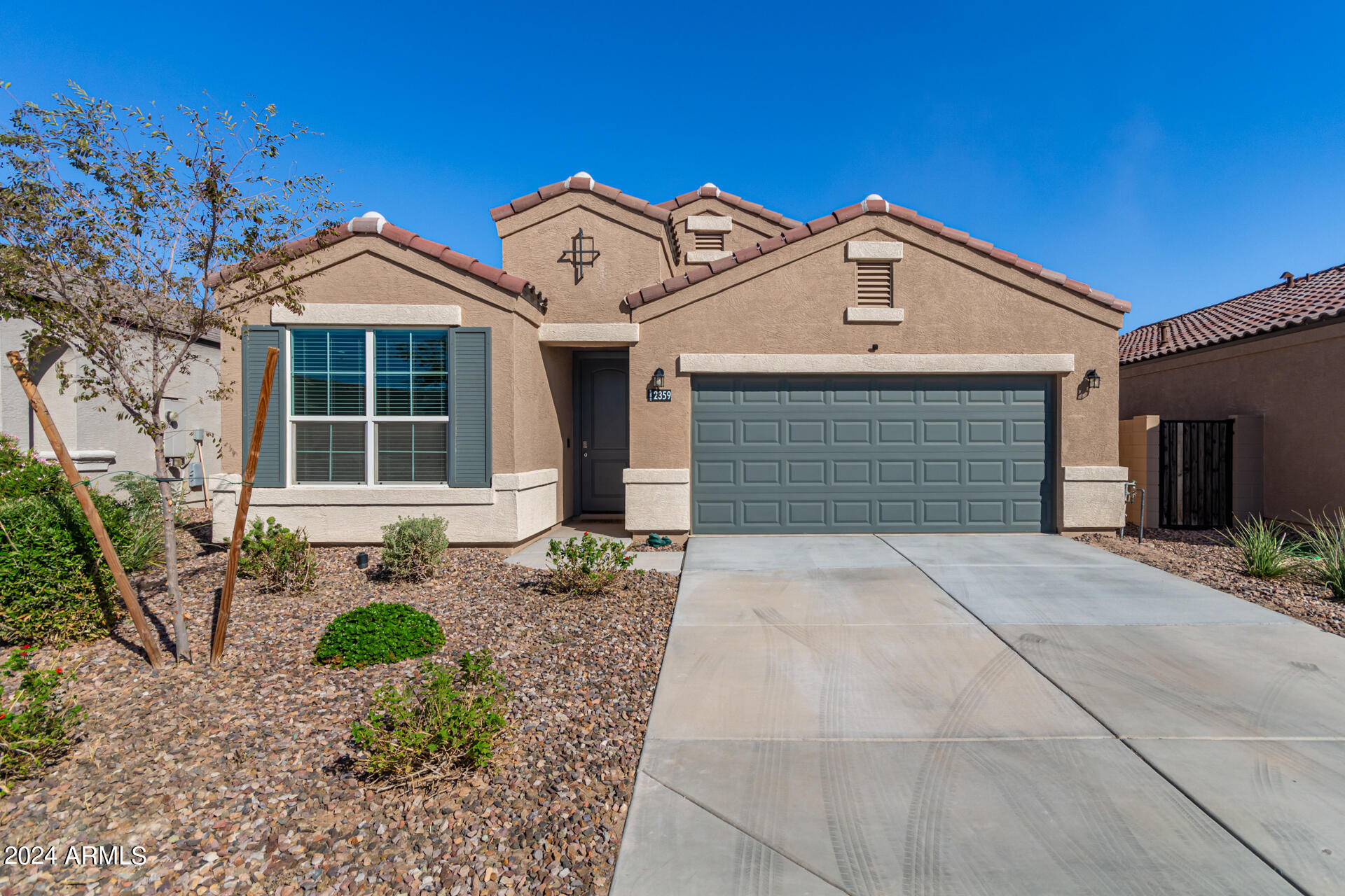 2359 N WRIGLEY Drive