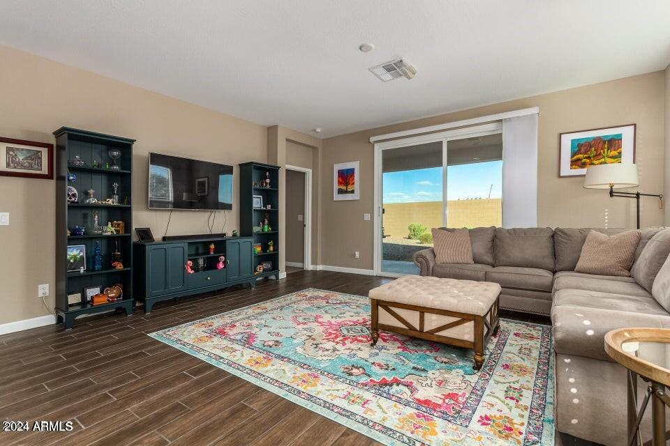 2359 N WRIGLEY Drive