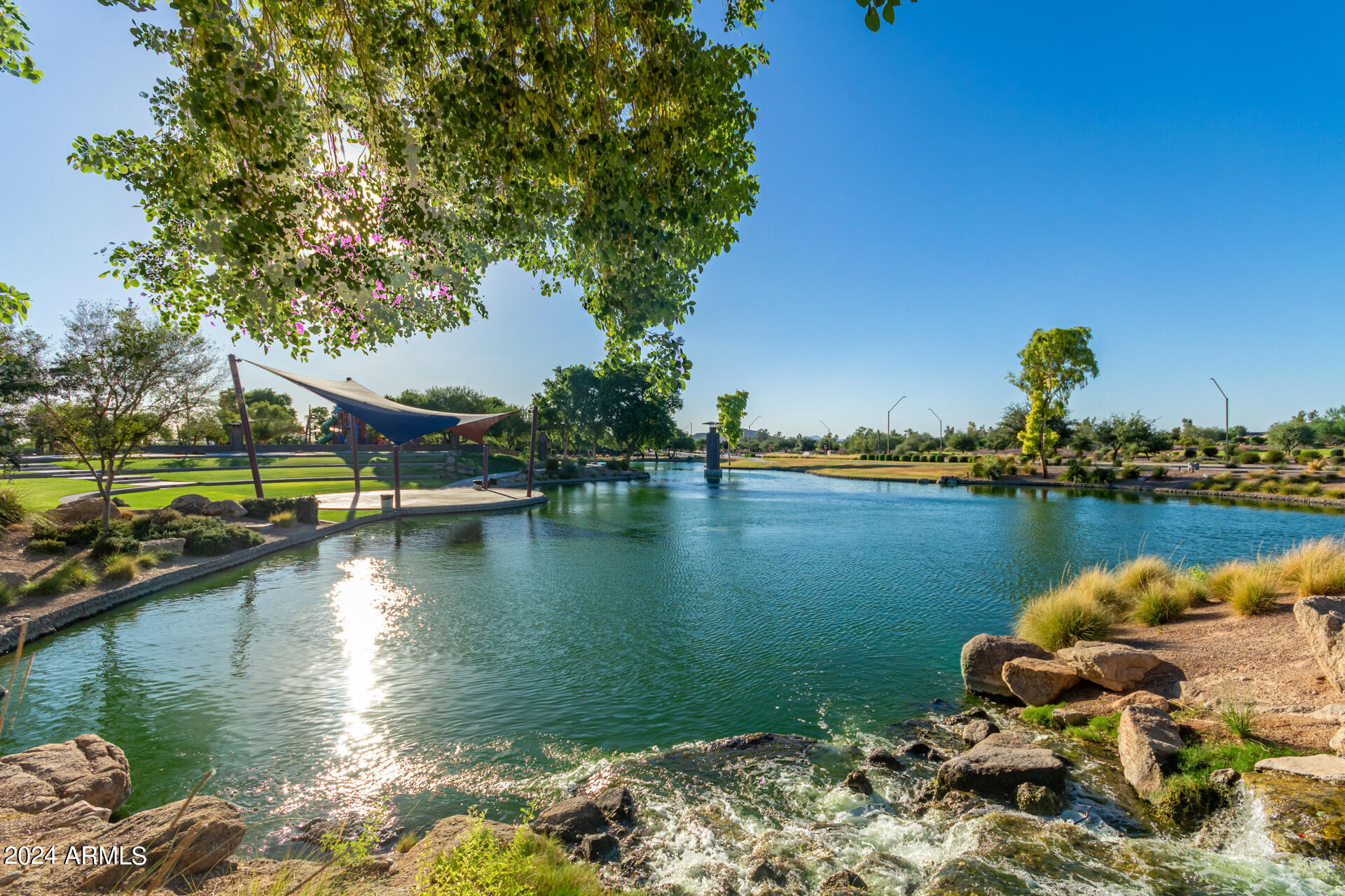 2359 N WRIGLEY Drive