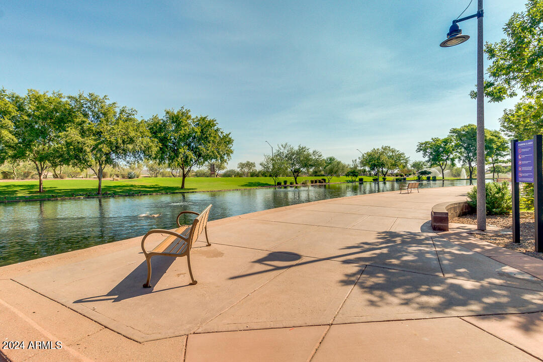 2359 N WRIGLEY Drive