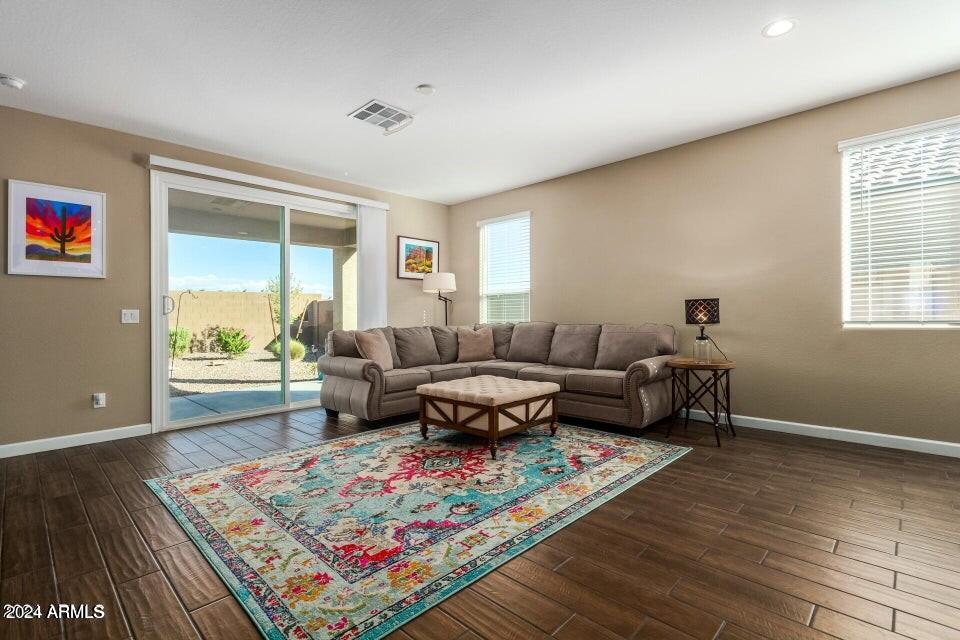 2359 N WRIGLEY Drive