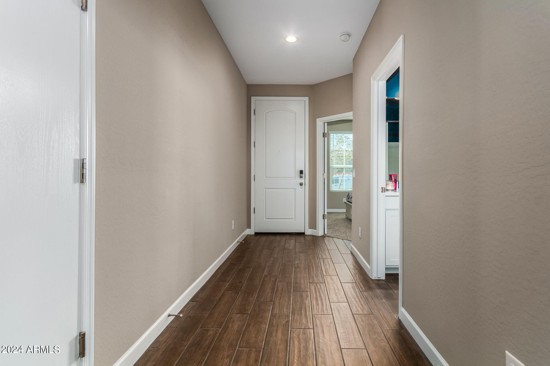 2359 N WRIGLEY Drive