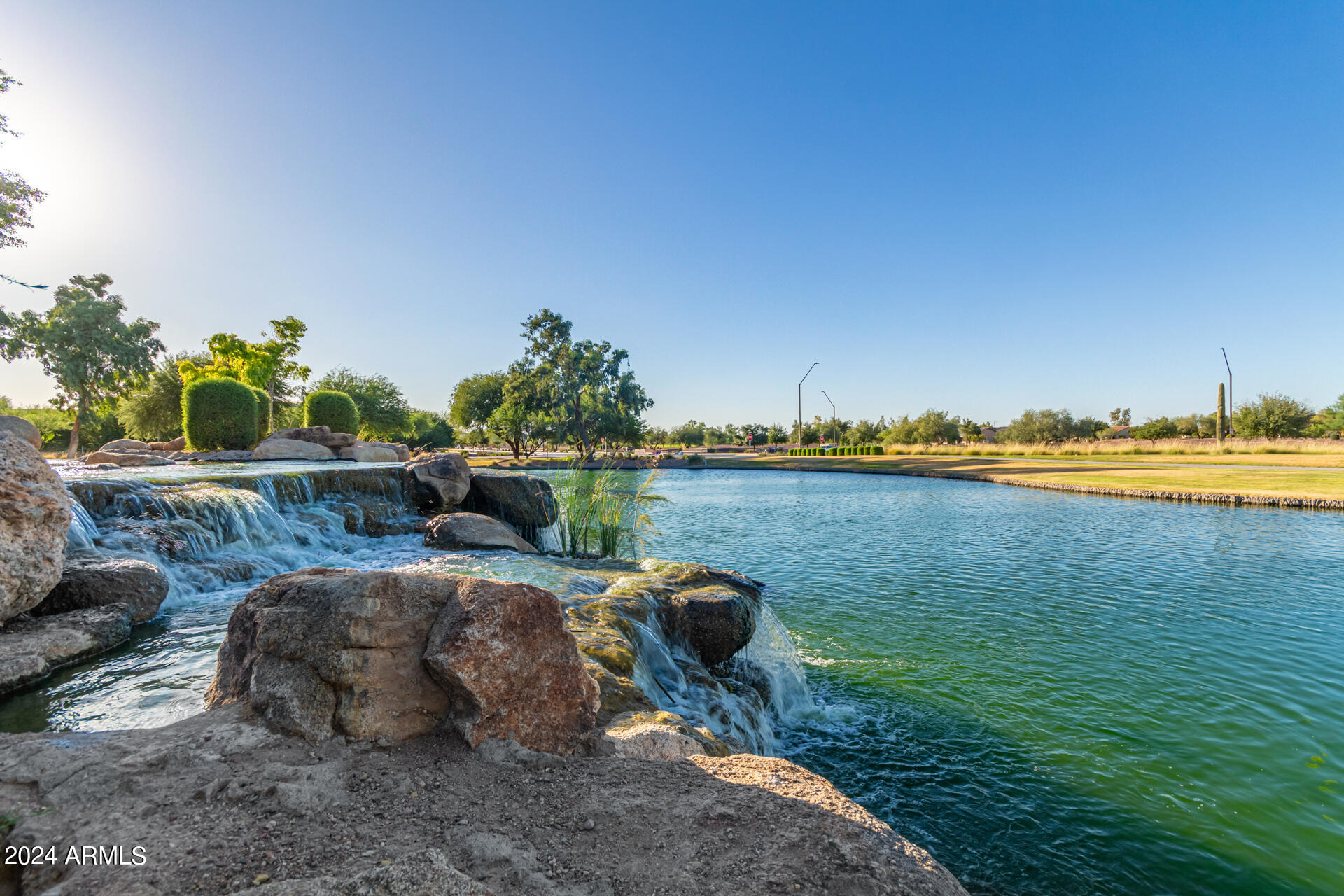 2359 N WRIGLEY Drive