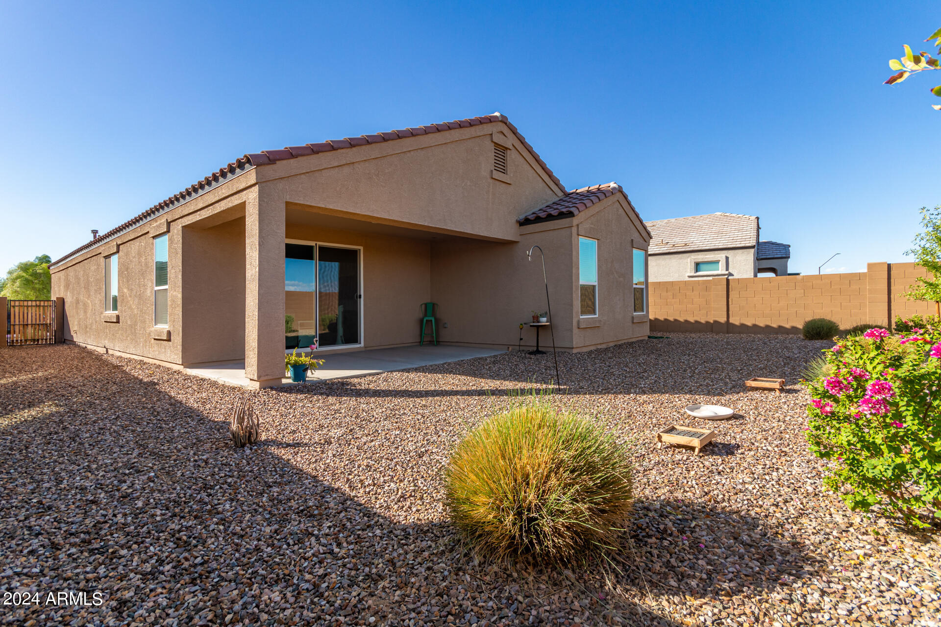 2359 N WRIGLEY Drive