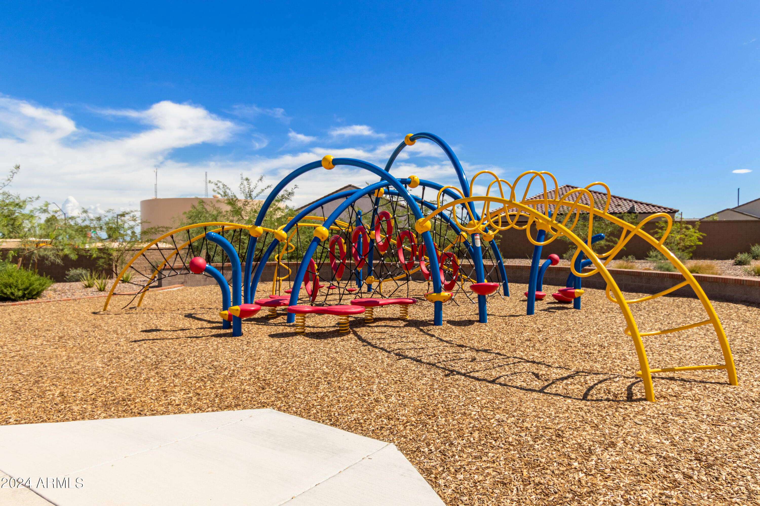 2359 N WRIGLEY Drive