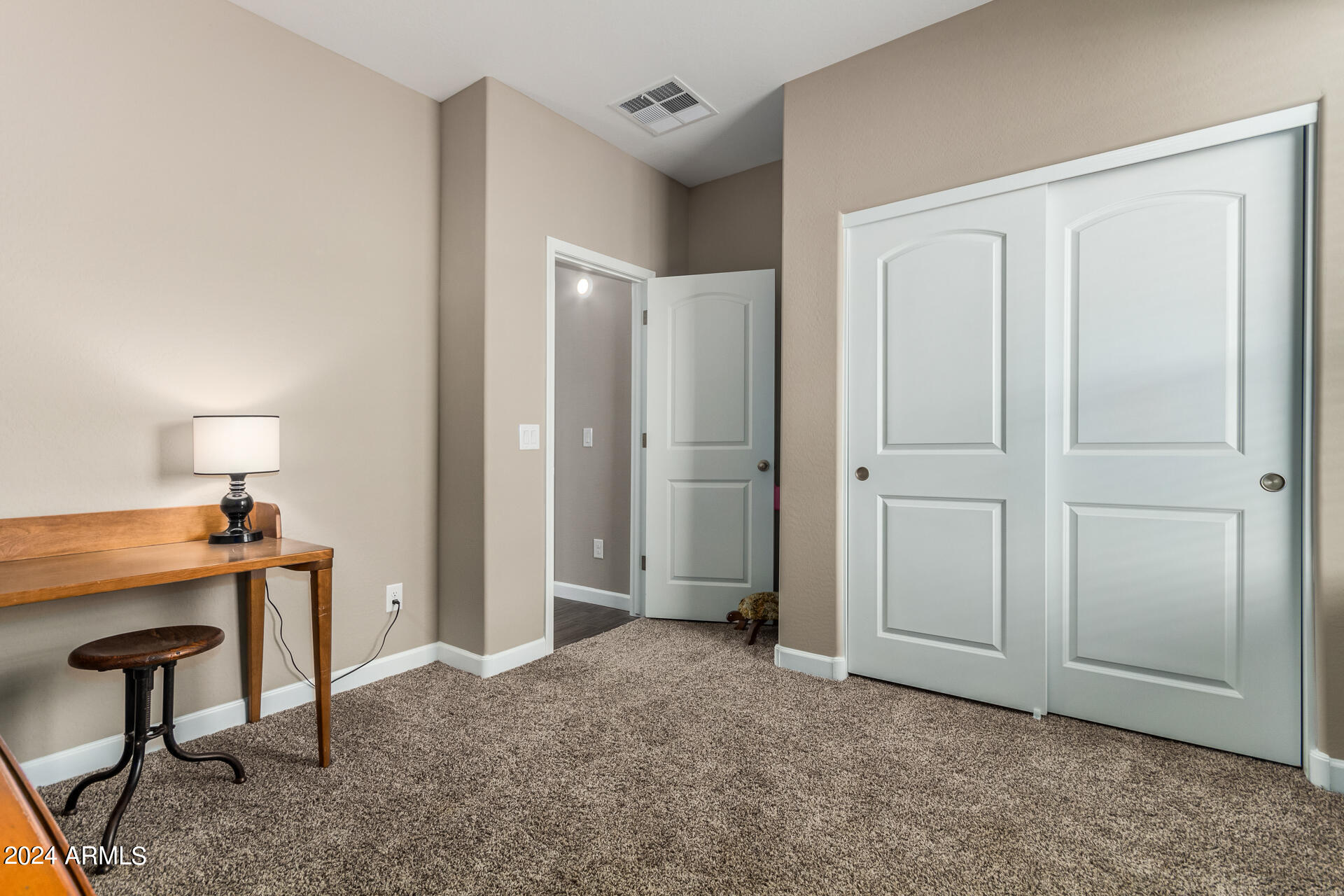 2359 N WRIGLEY Drive