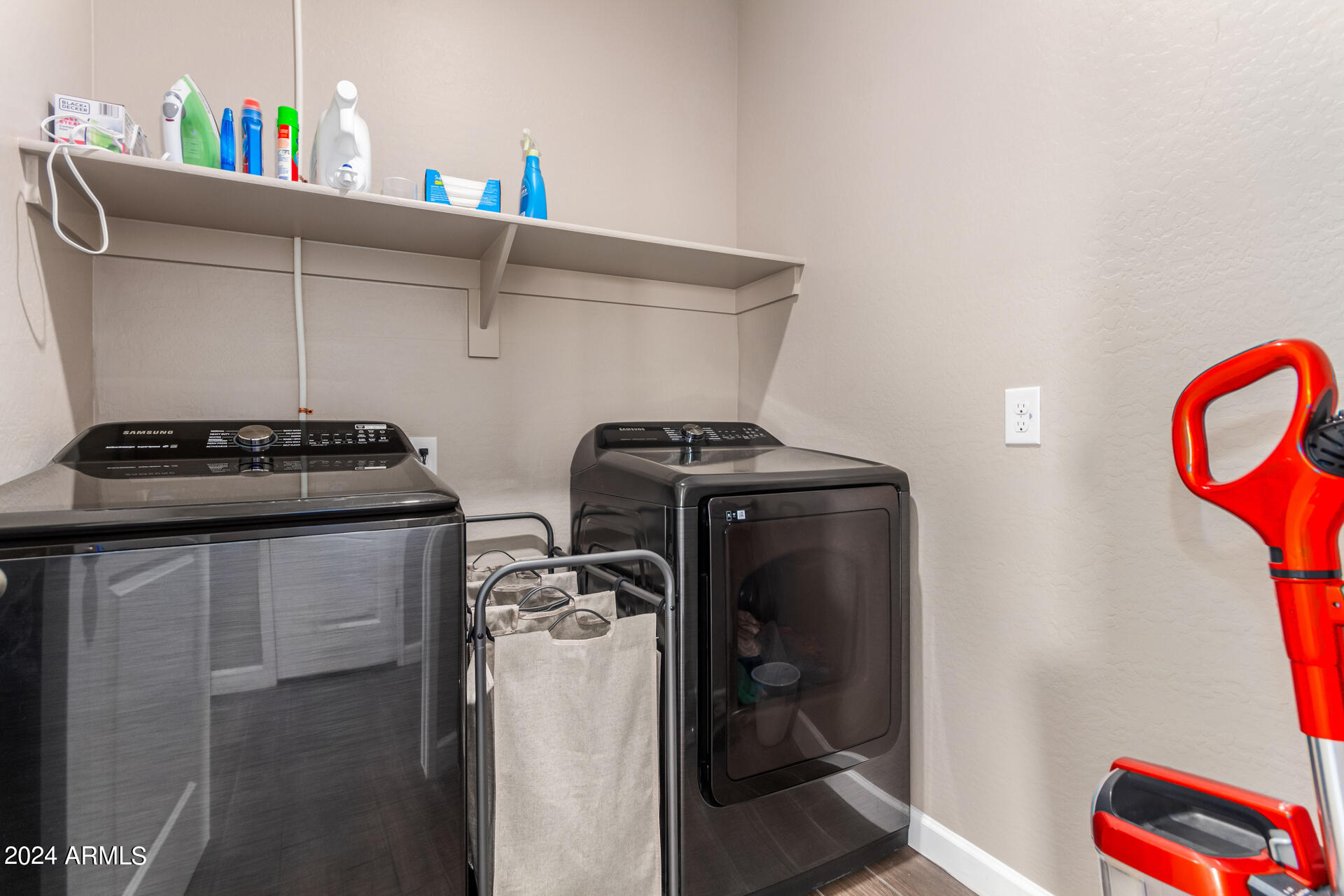 2359 N WRIGLEY Drive