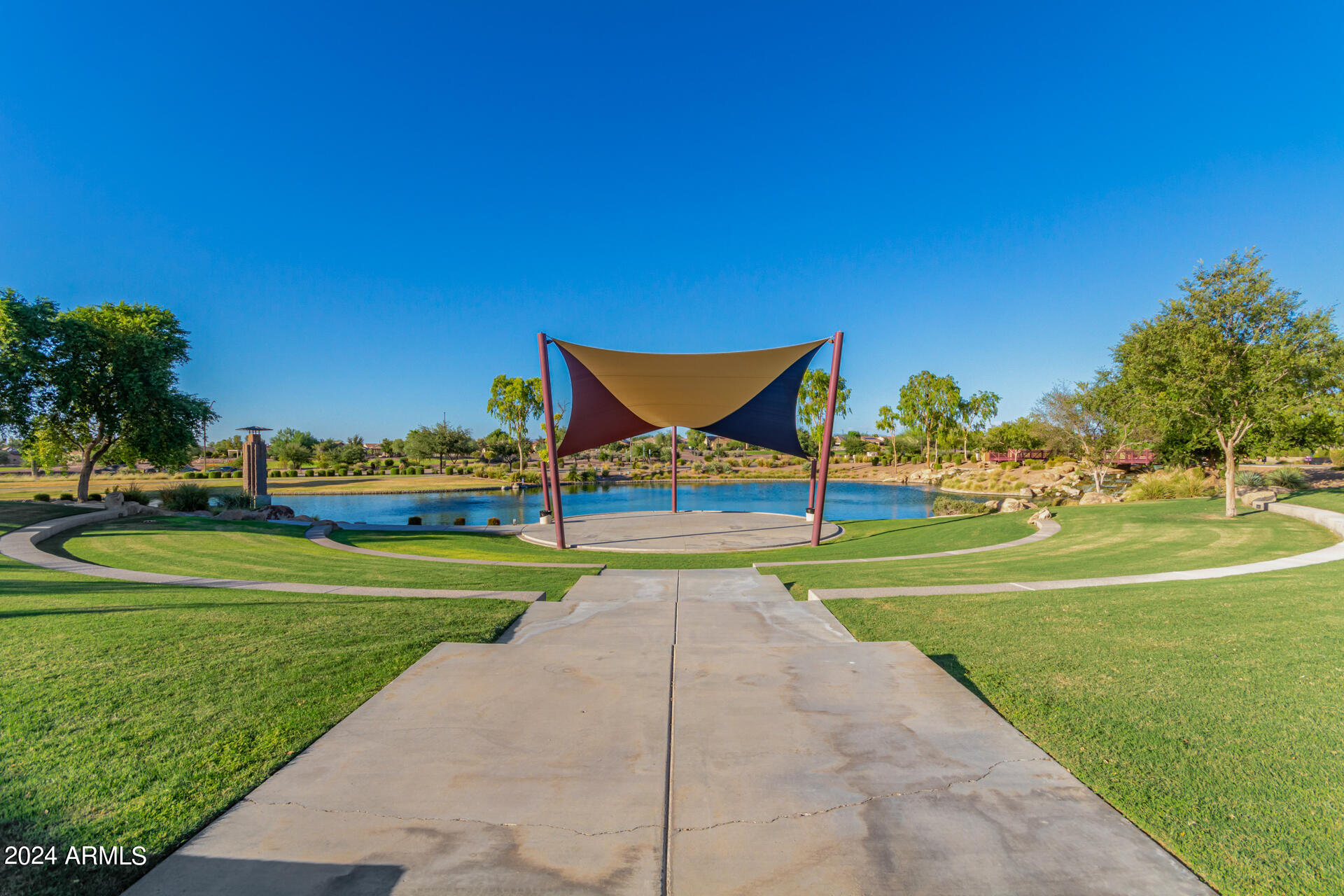 2359 N WRIGLEY Drive