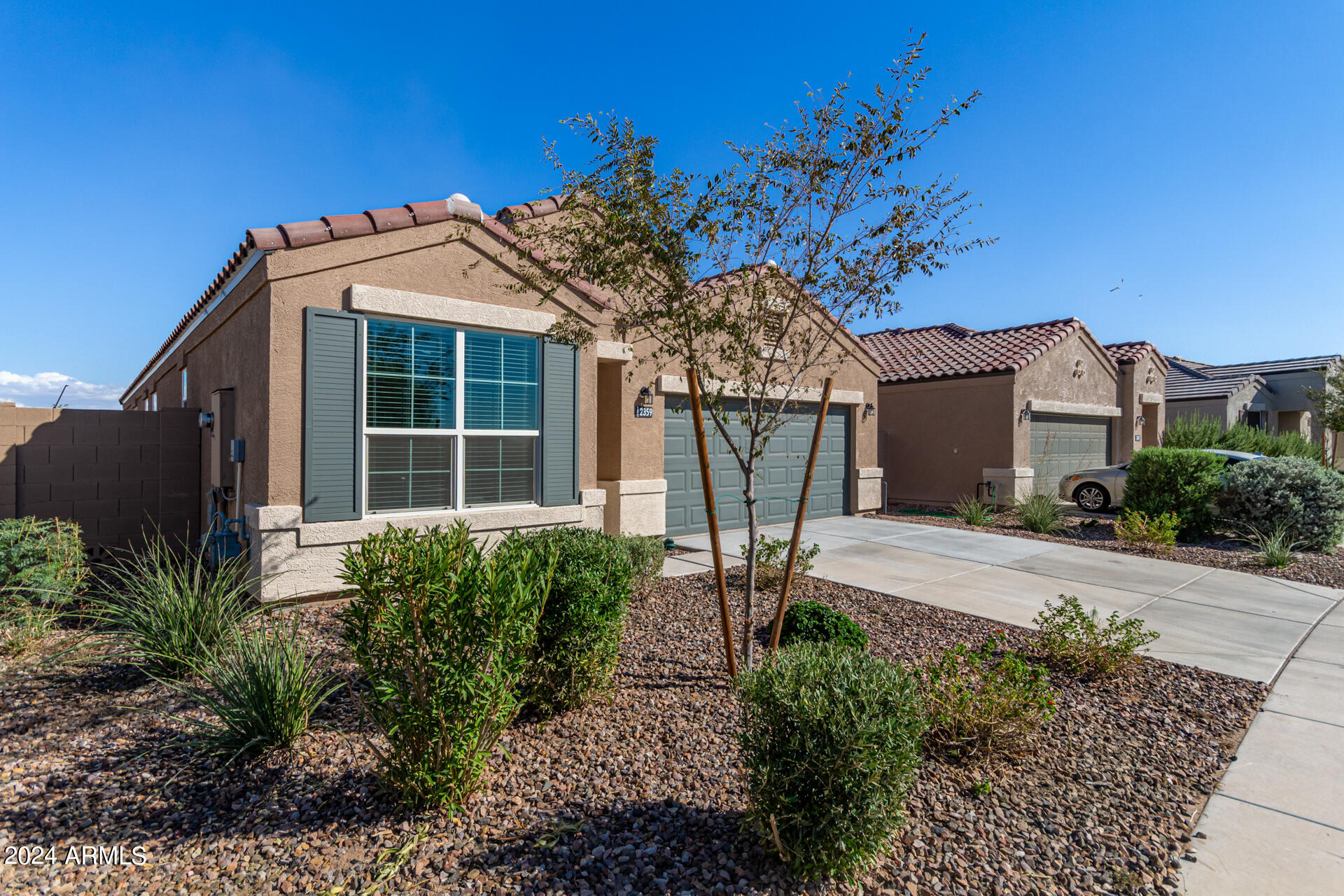 2359 N WRIGLEY Drive