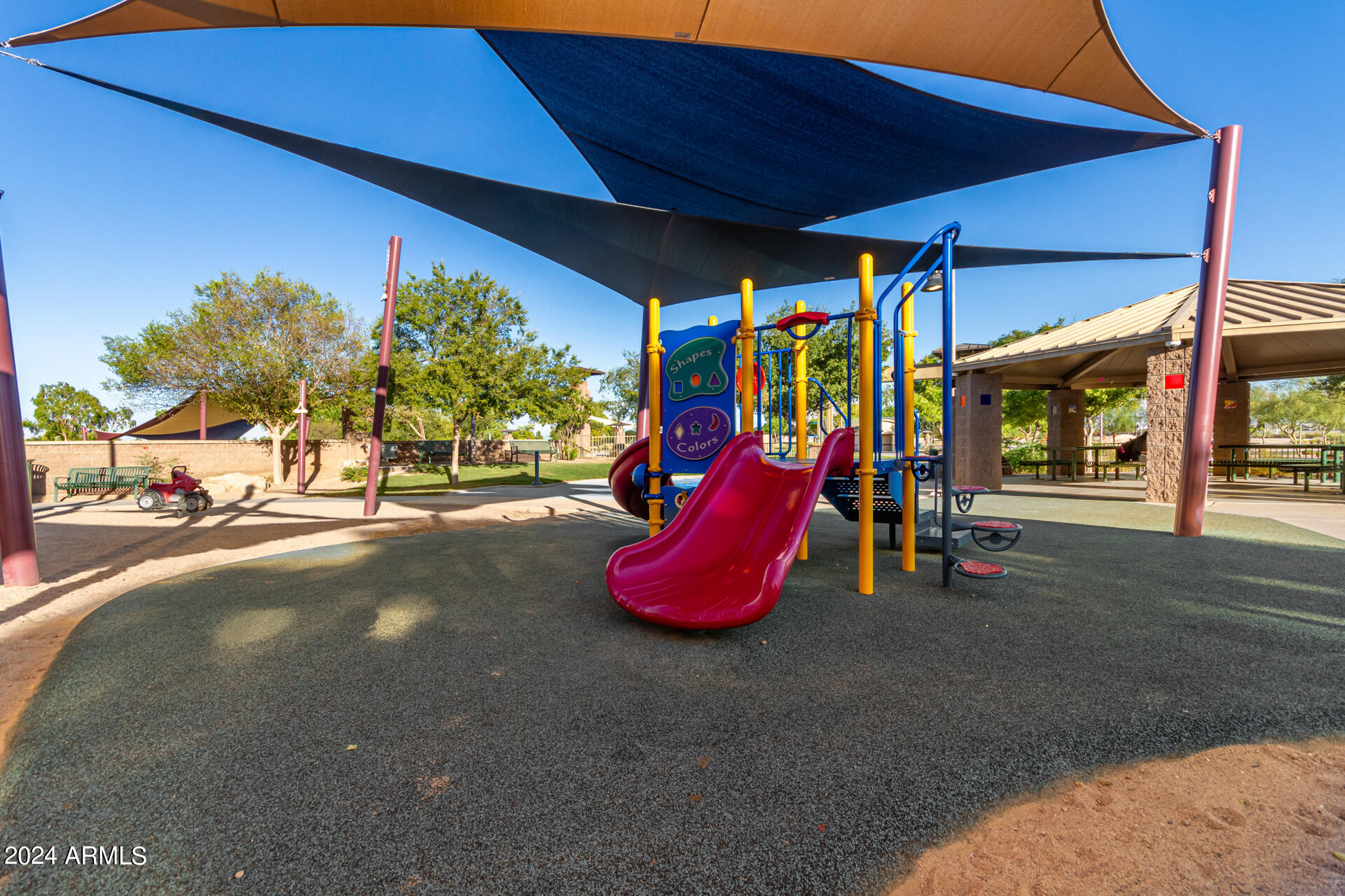 2359 N WRIGLEY Drive