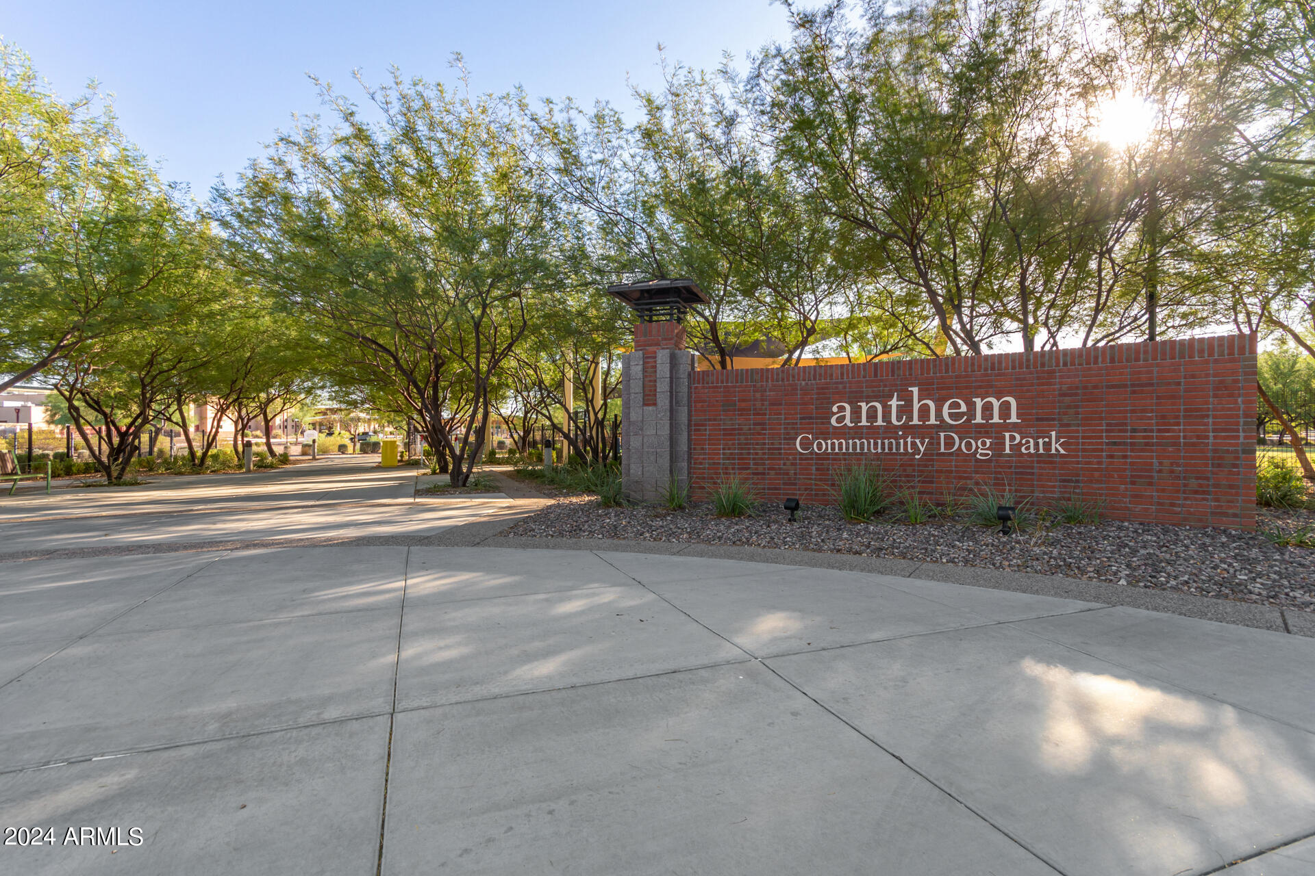 2359 N WRIGLEY Drive