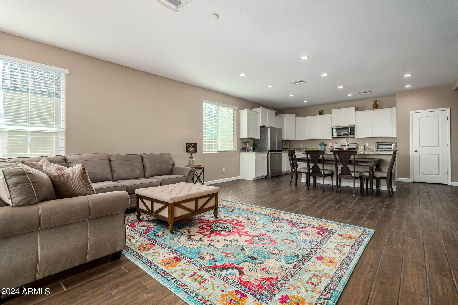 2359 N WRIGLEY Drive