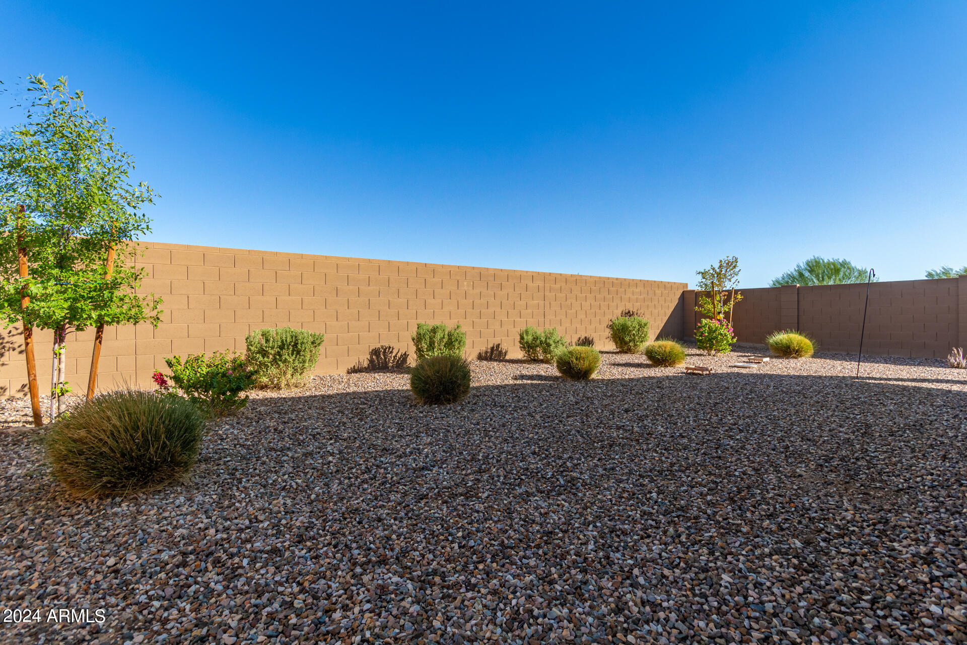 2359 N WRIGLEY Drive