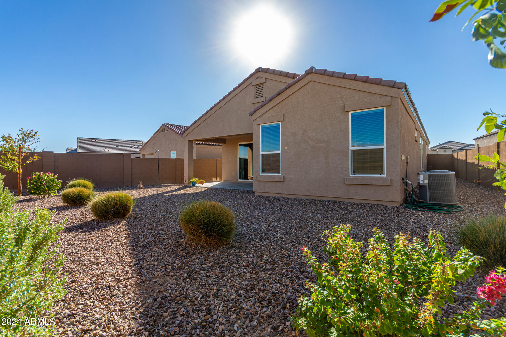 2359 N WRIGLEY Drive