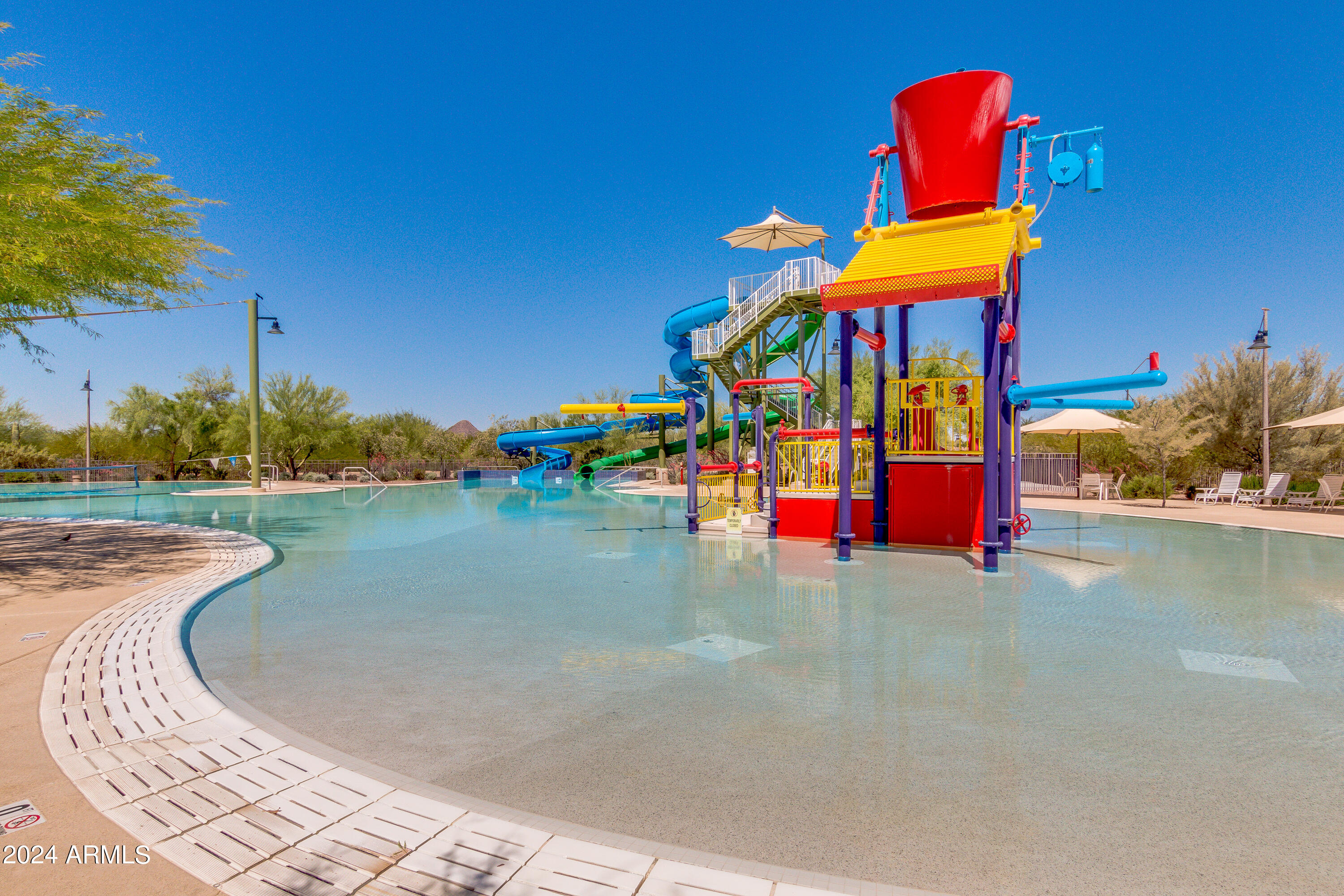 2359 N WRIGLEY Drive