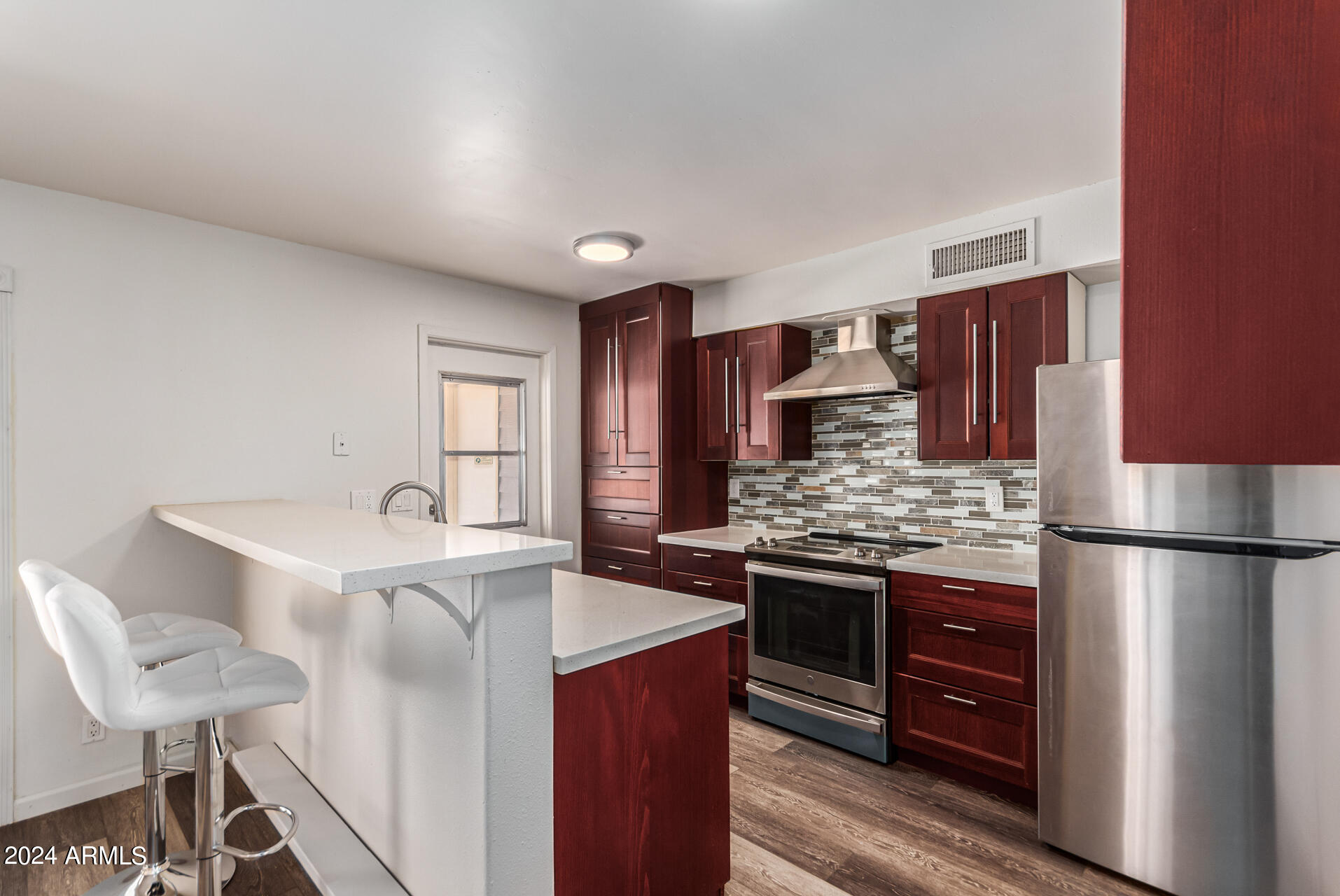 715 N MACDONALD Street