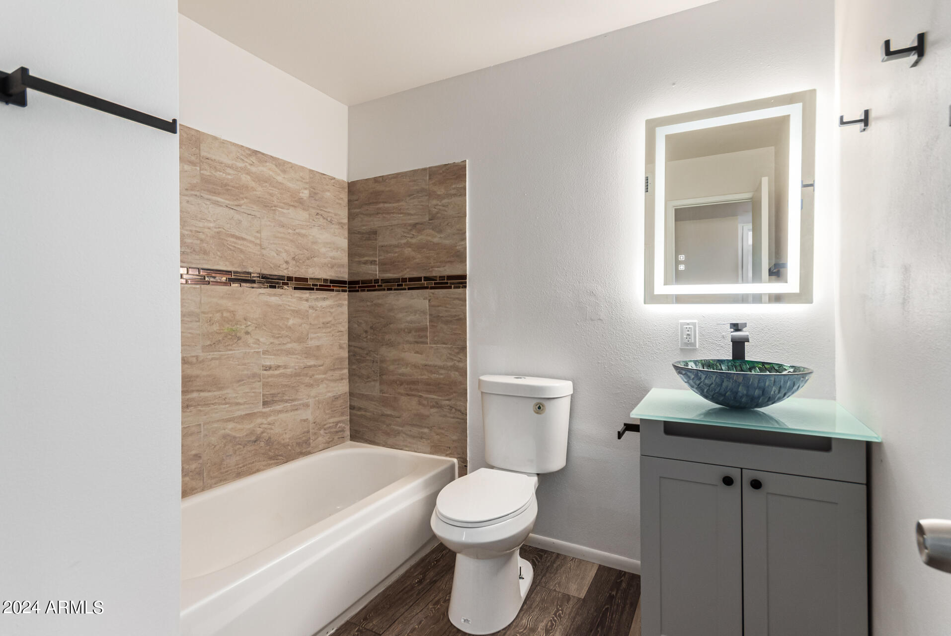 715 N MACDONALD Street