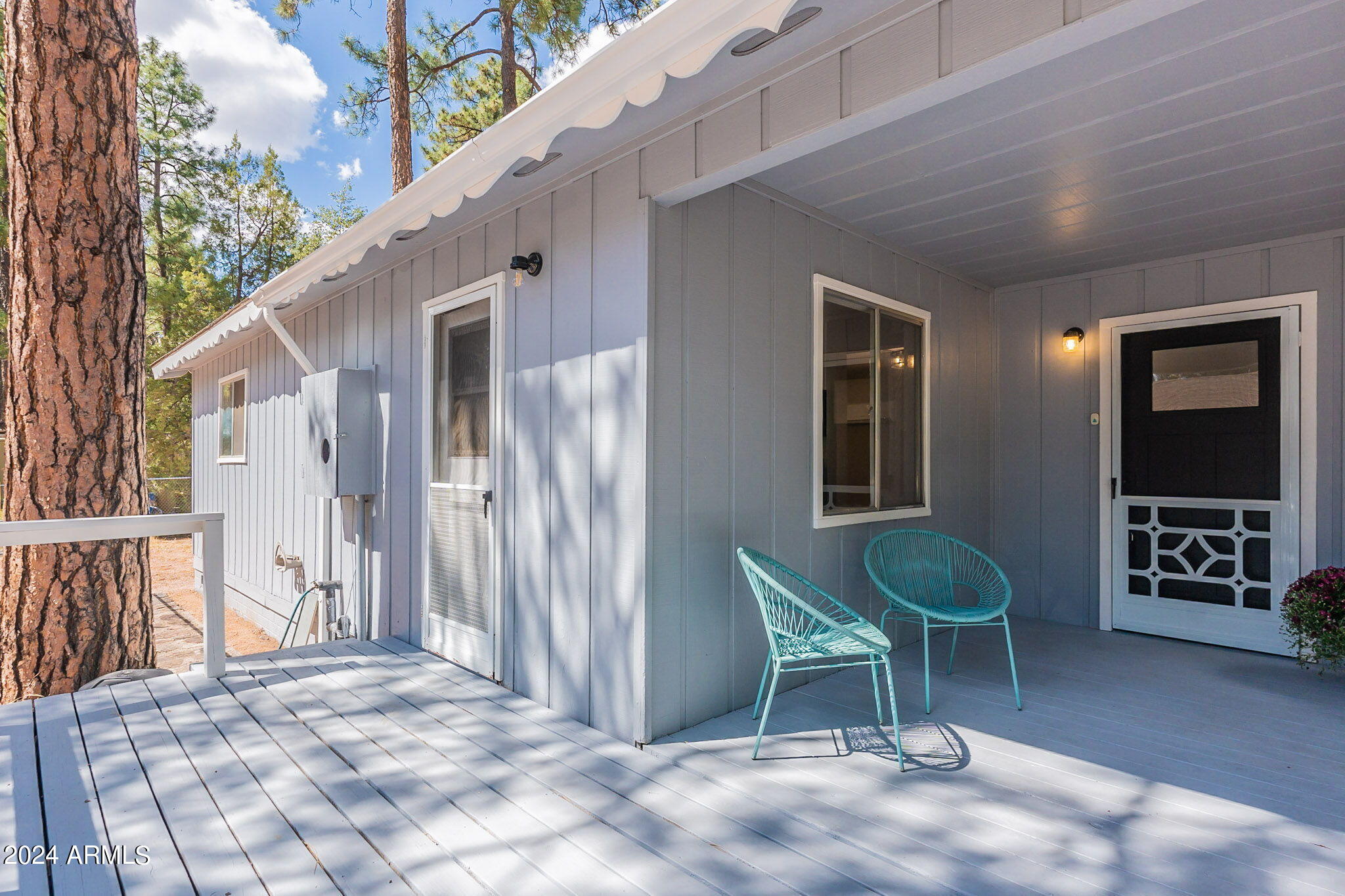 806 N PONDEROSA Circle