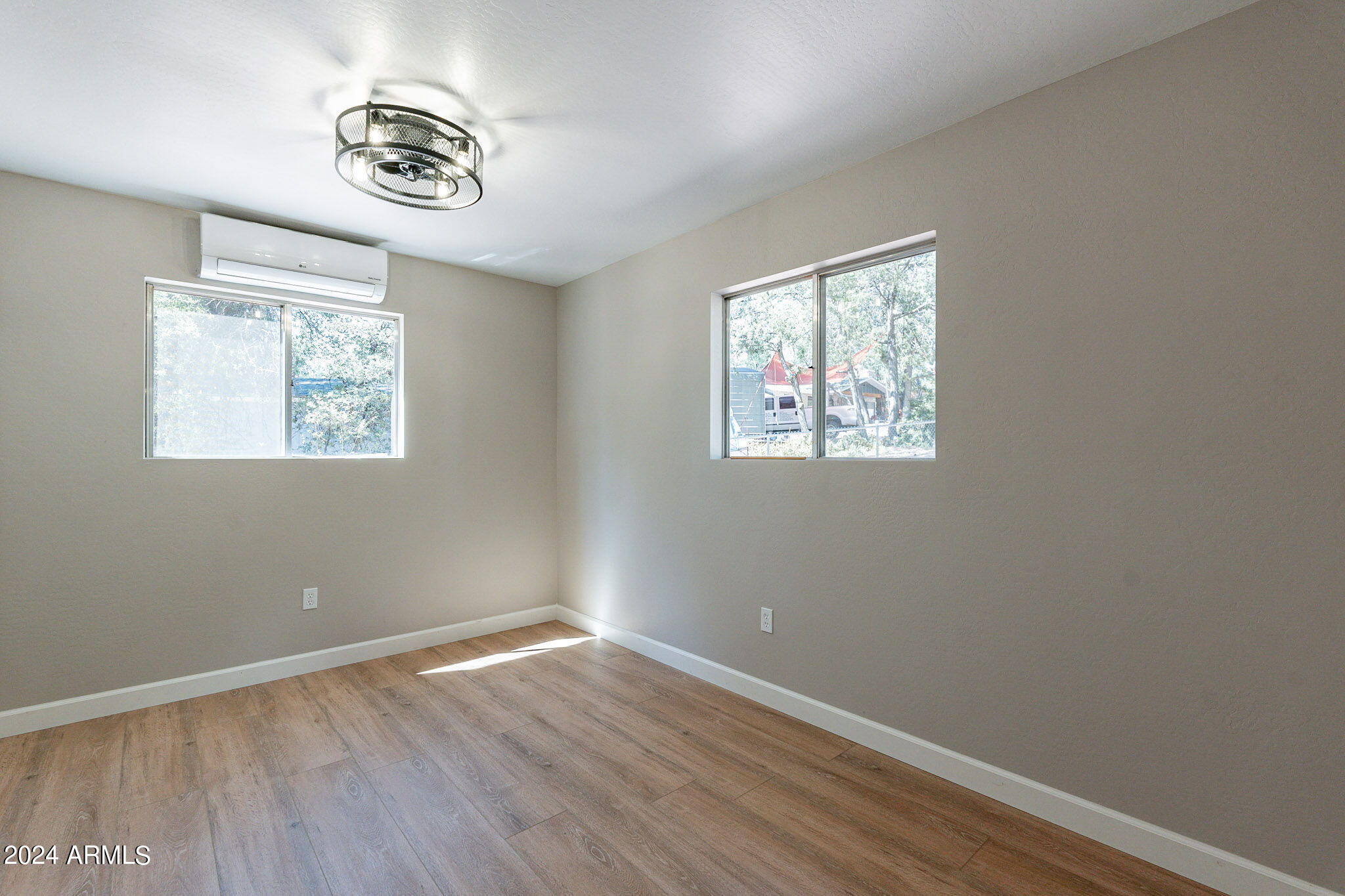 806 N PONDEROSA Circle