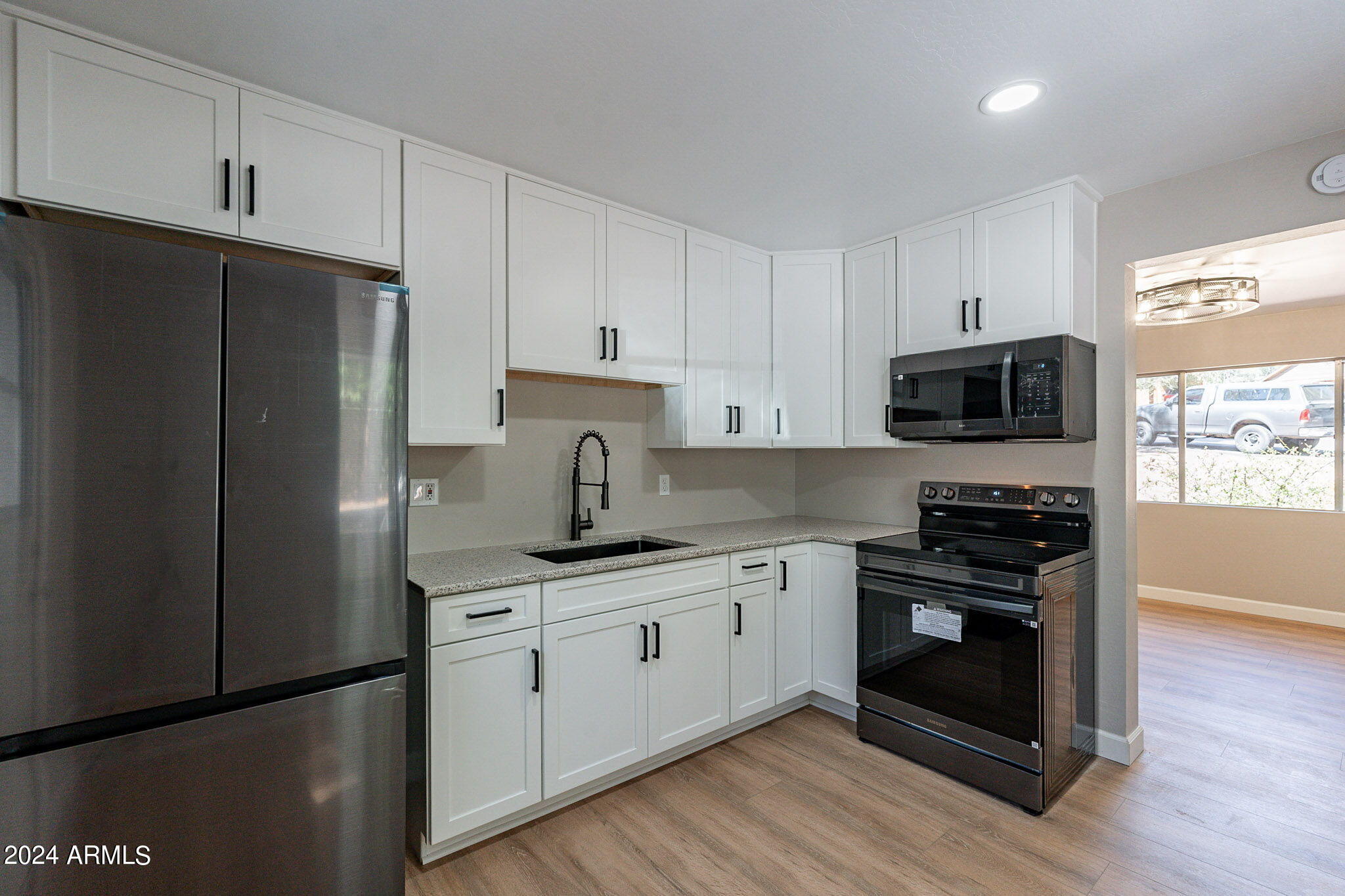 806 N PONDEROSA Circle